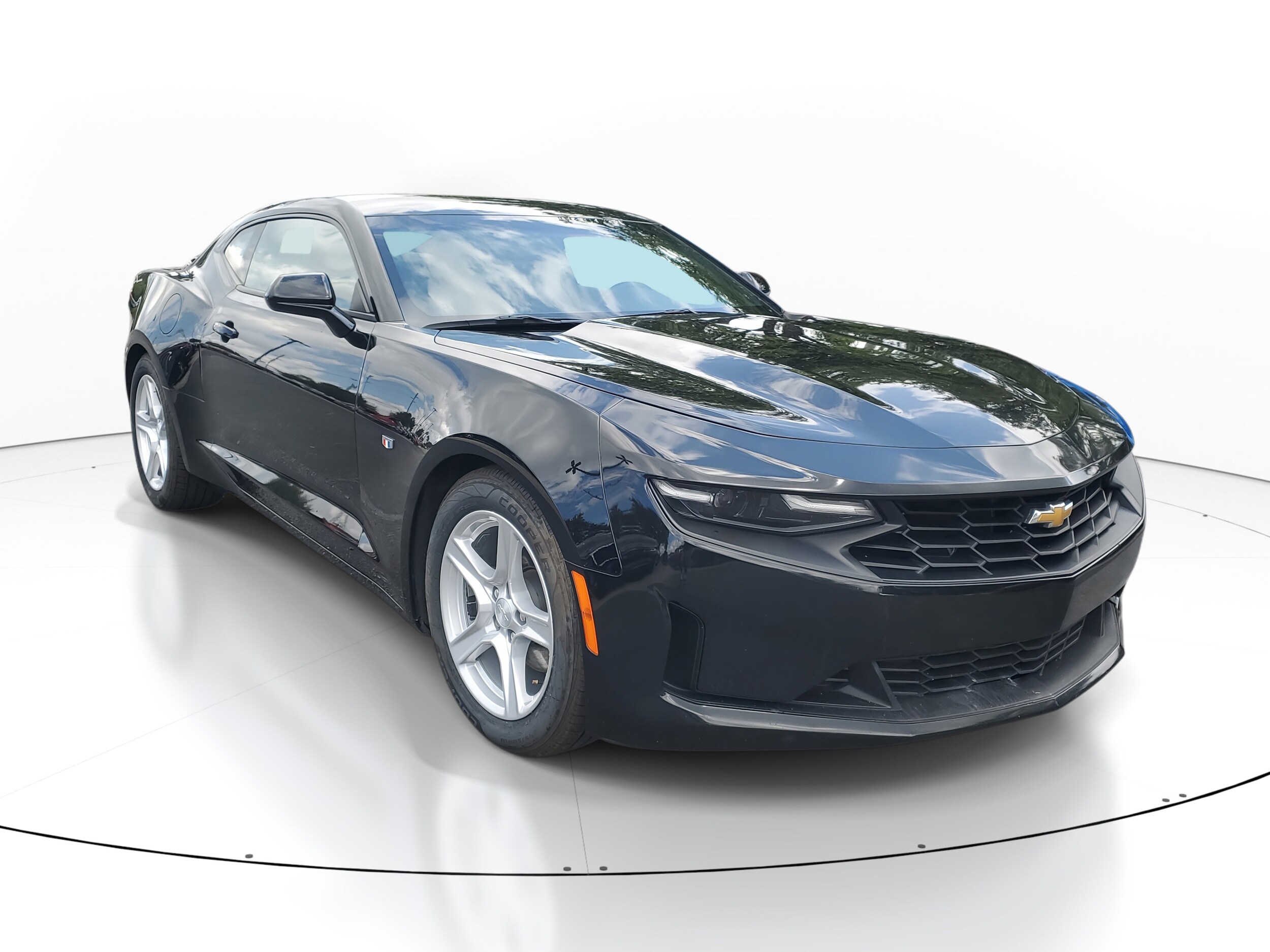 2023 Chevrolet Camaro 1LT photo 3