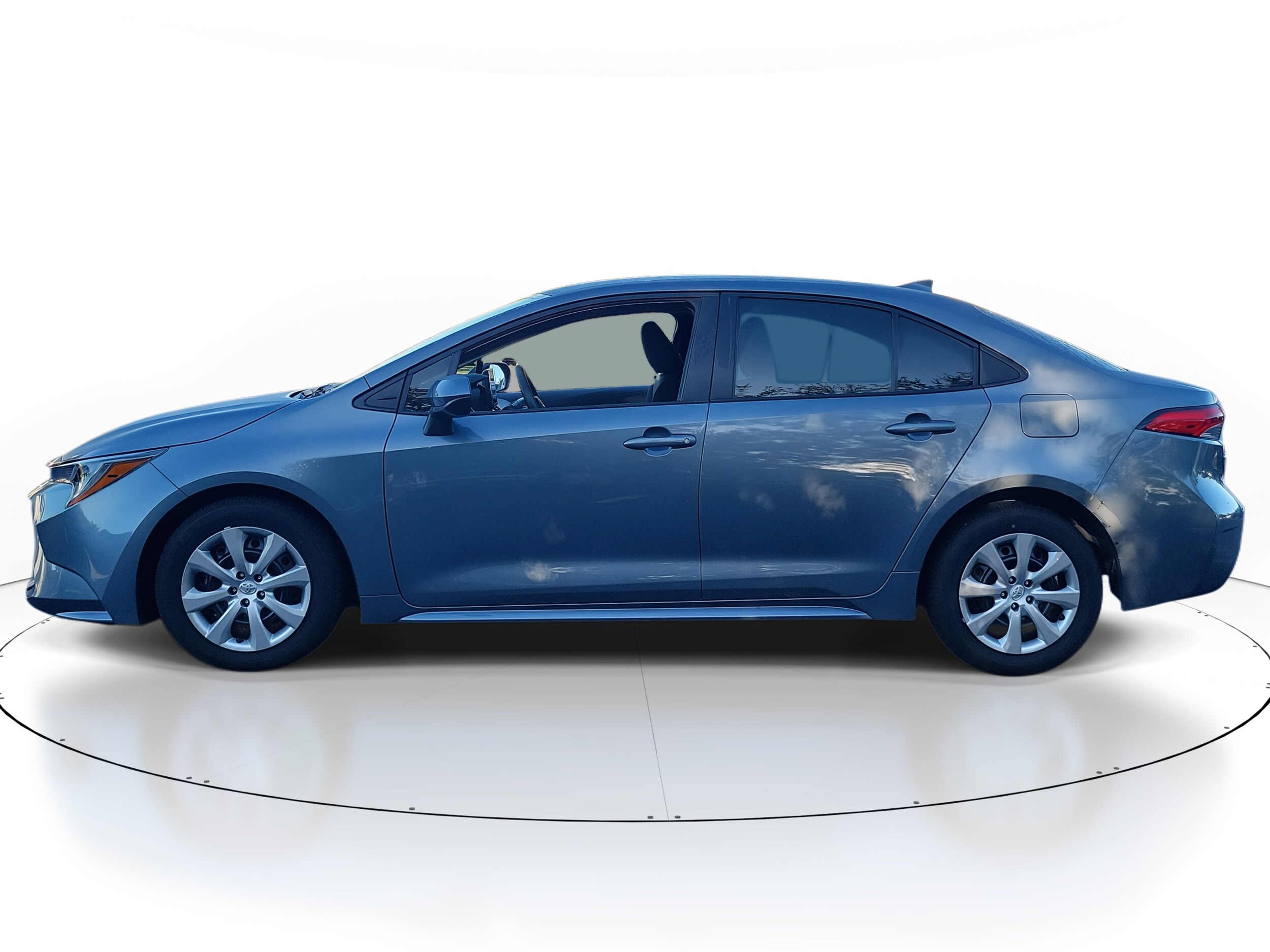 2024 Toyota Corolla LE photo 3