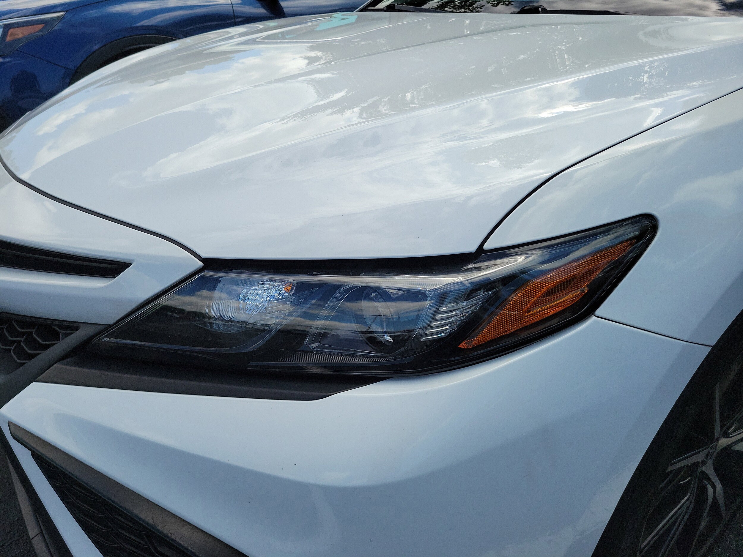 2022 Toyota Camry SE photo 4