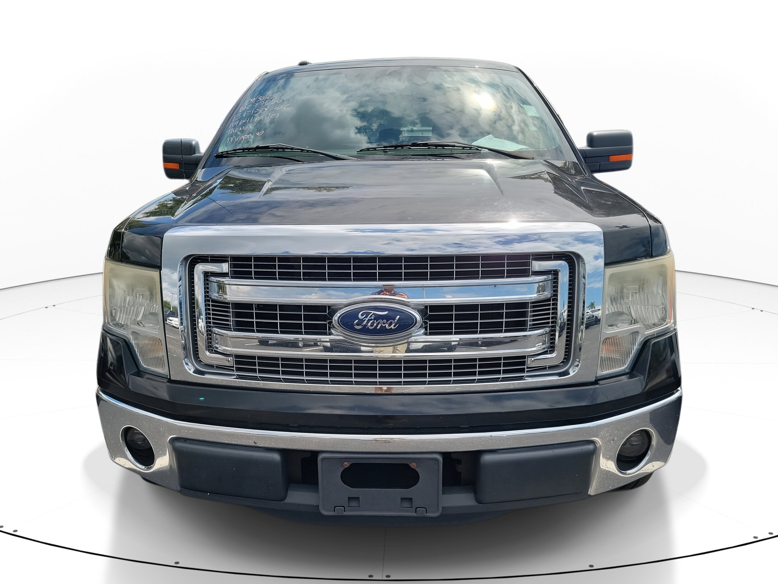 2013 Ford F-150 XLT photo 2