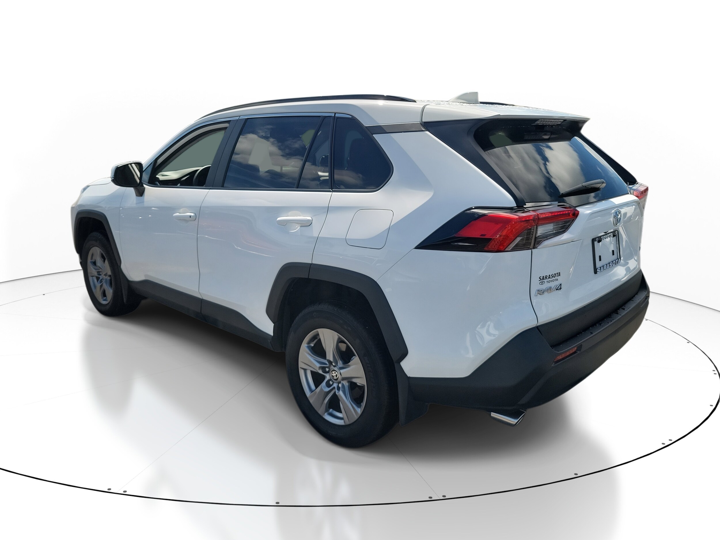2024 Toyota RAV4 XLE photo 3