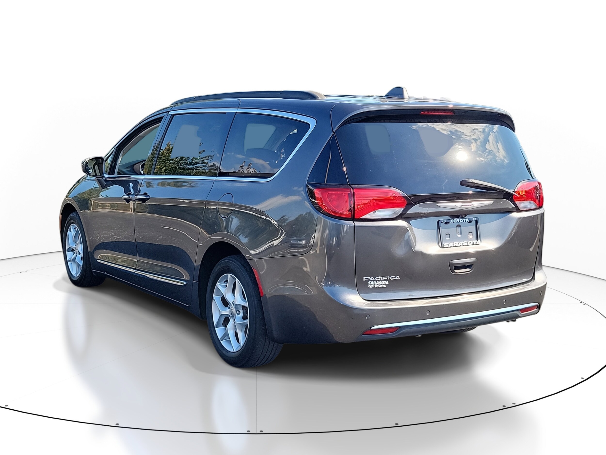 2017 Chrysler Pacifica Touring L photo 4