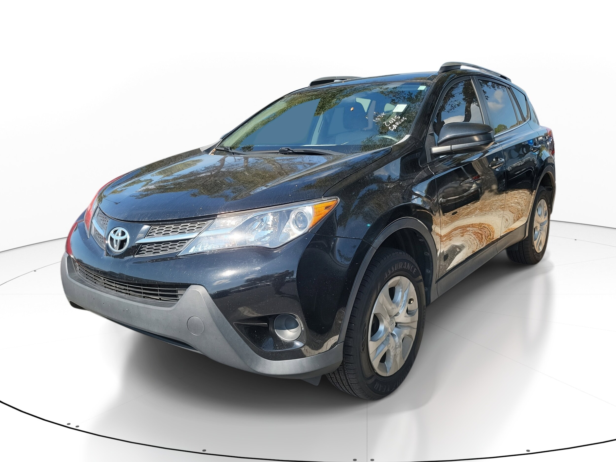 2015 Toyota RAV4 LE photo 3