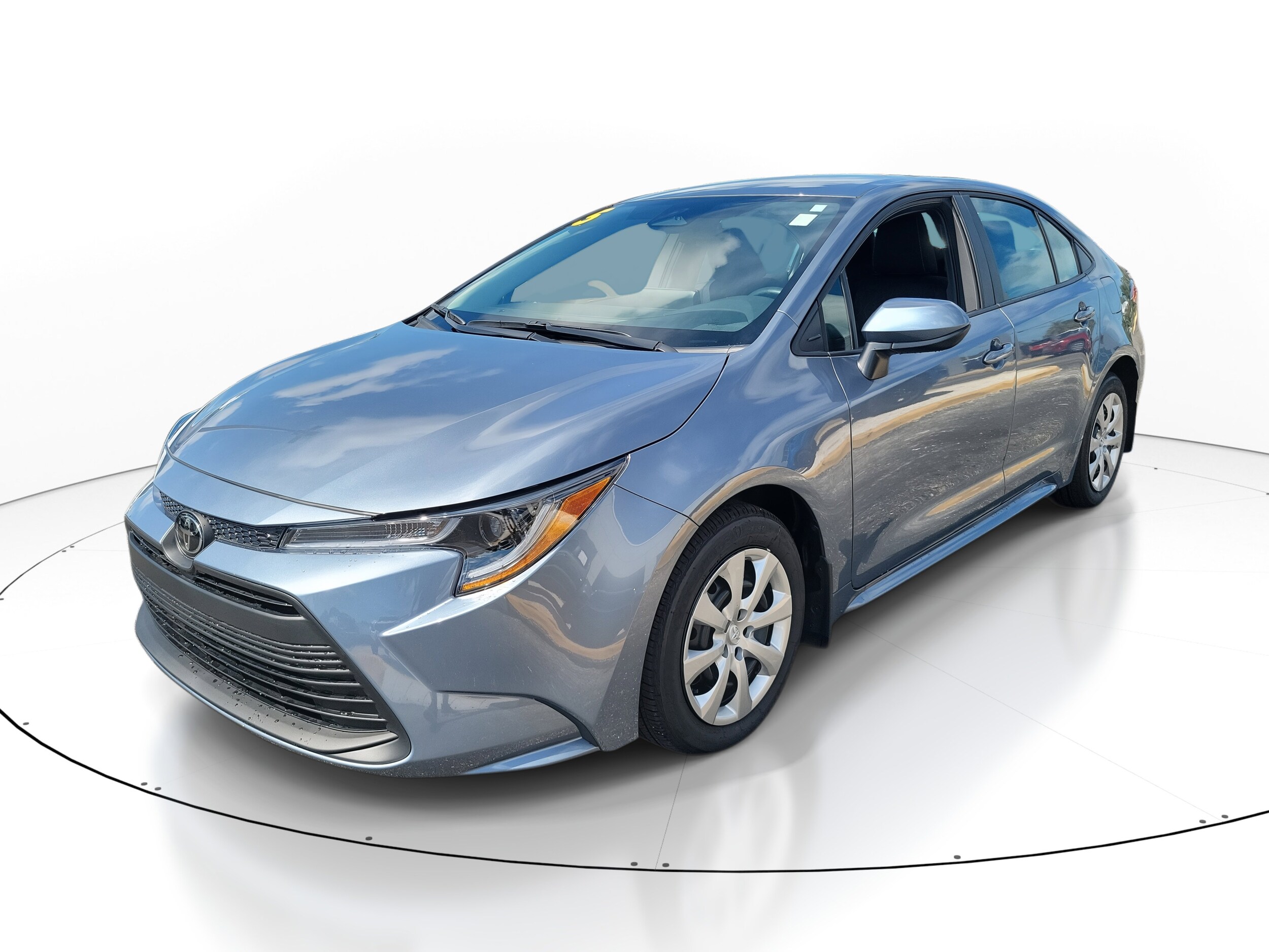 2025 Toyota Corolla LE photo 2