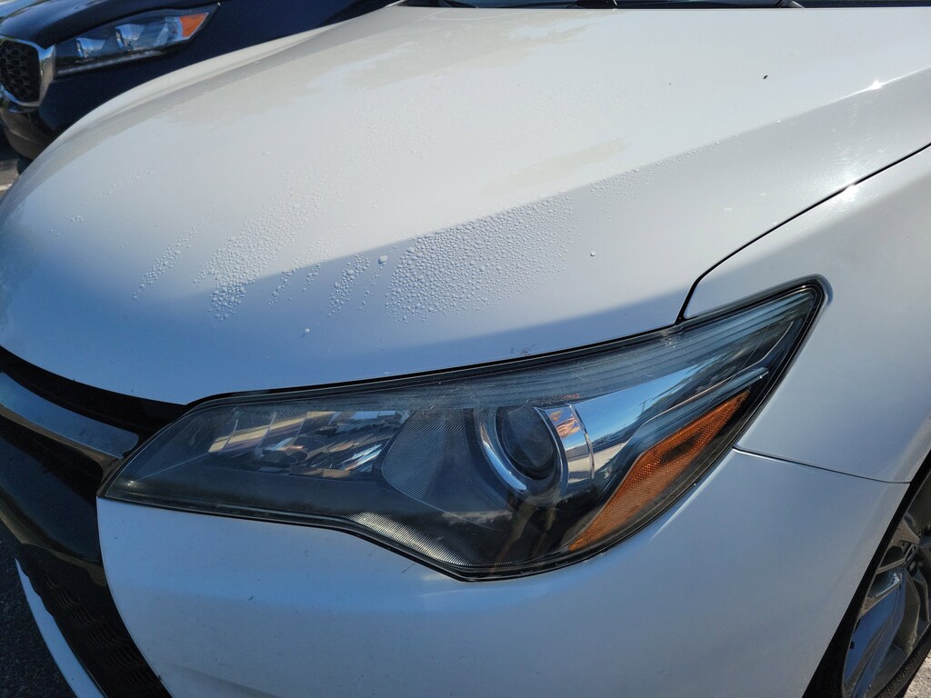 Used 2016 Toyota Camry SE Sedan