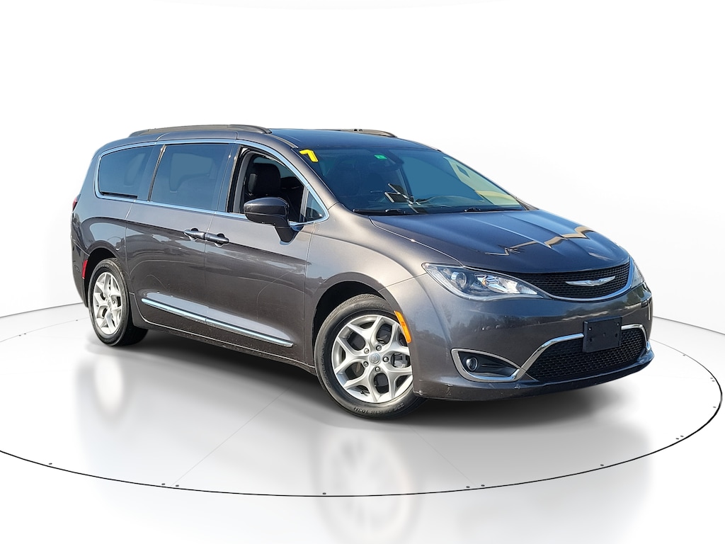Used 2017 Chrysler Pacifica Touring-L Van
