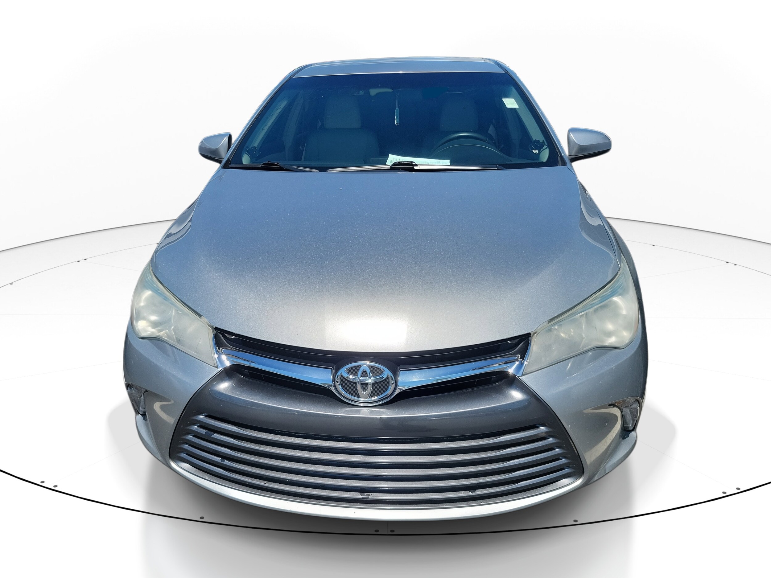 2016 Toyota Camry LE photo 2