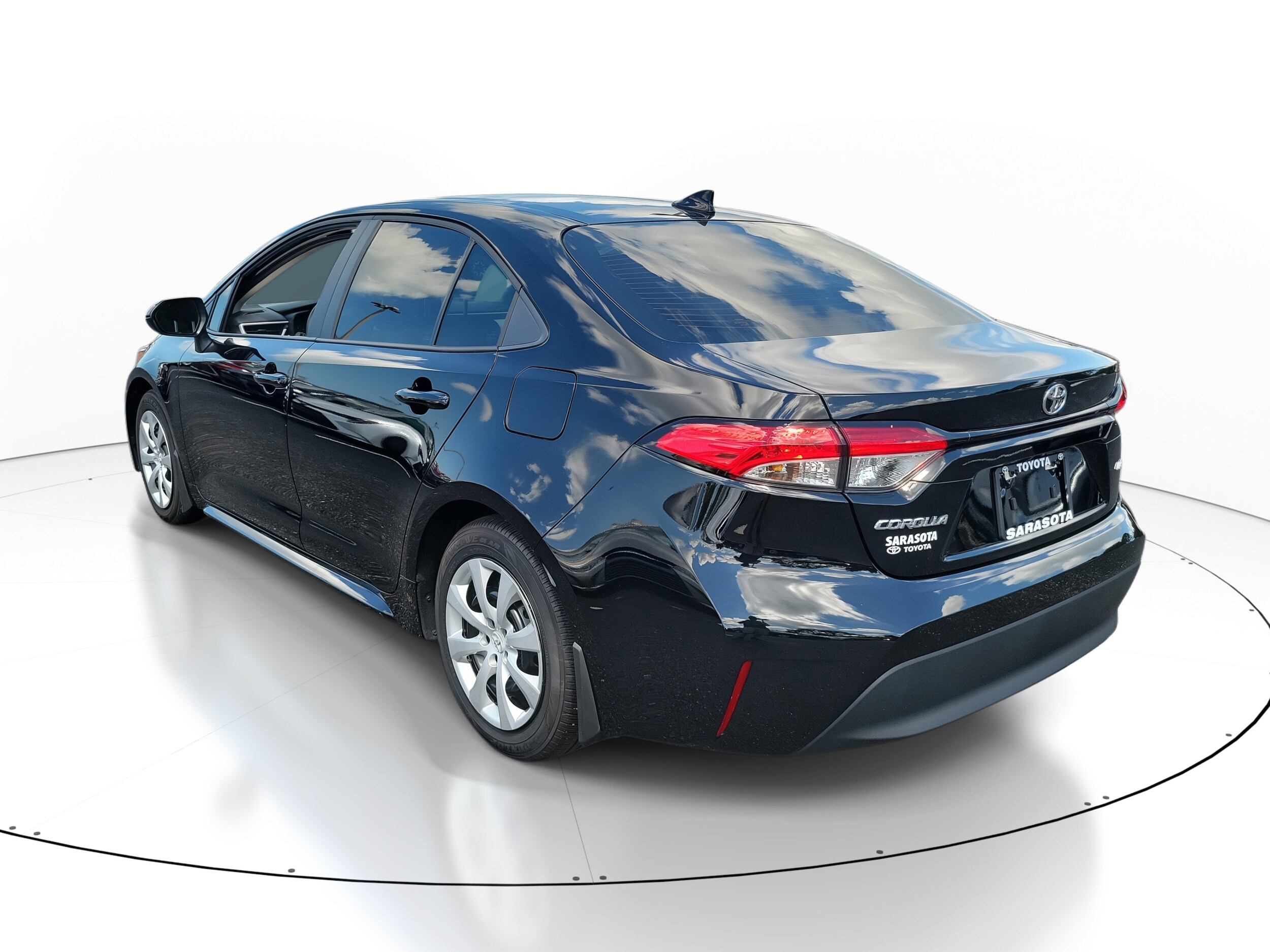 2025 Toyota Corolla LE photo 4