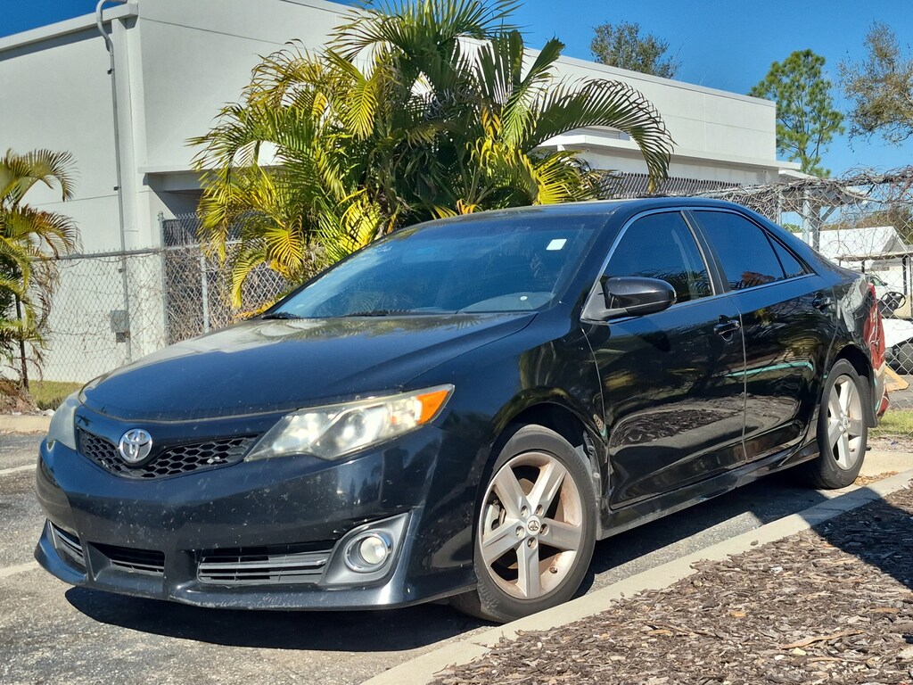 Used 2012 Toyota Camry SE Sedan