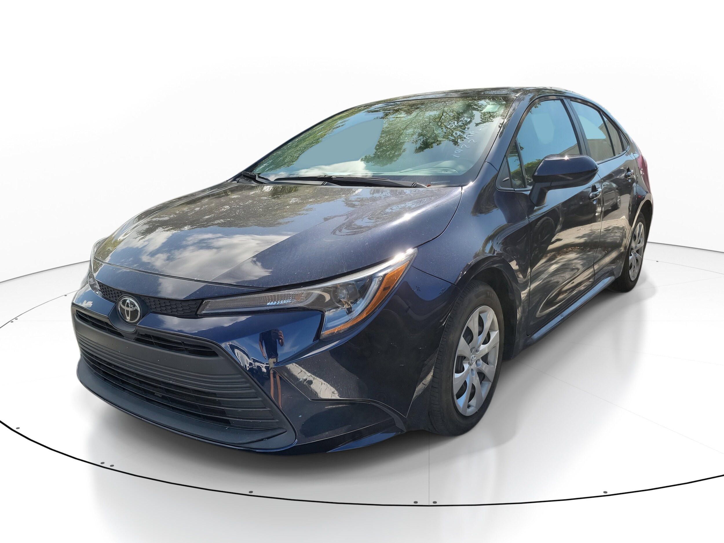 2023 Toyota Corolla LE photo 3