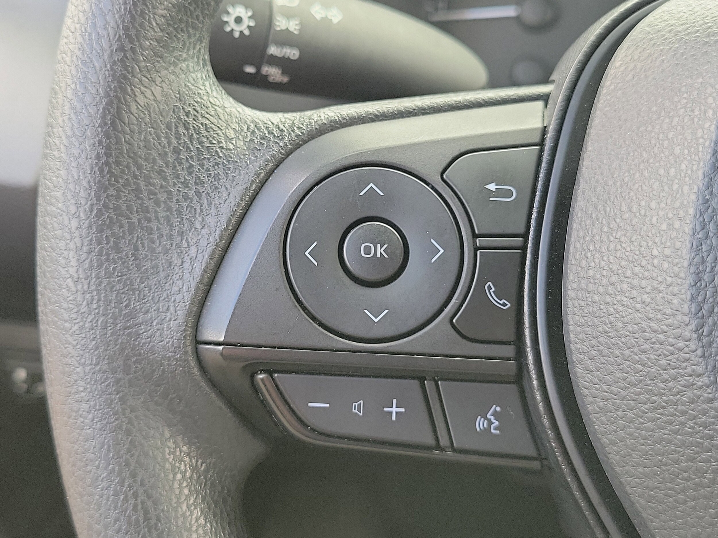 2023 Toyota Corolla LE - Photo 27