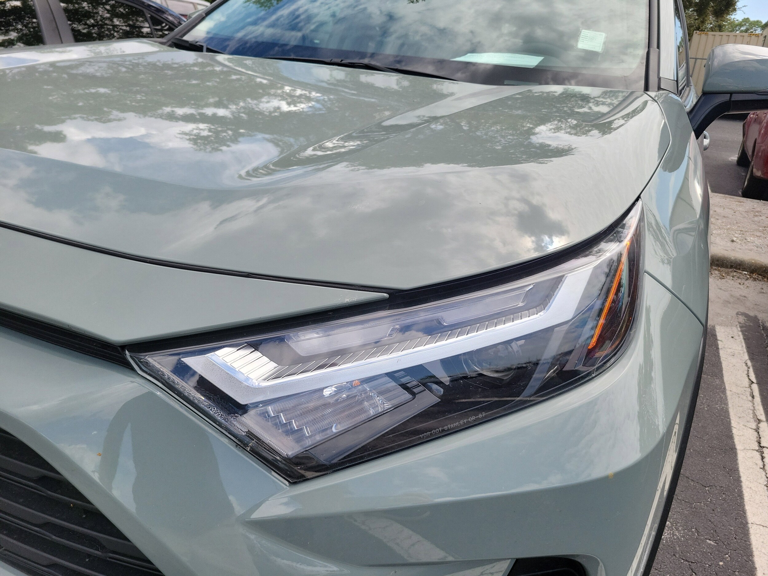 2023 Toyota RAV4 XLE Premium photo 4