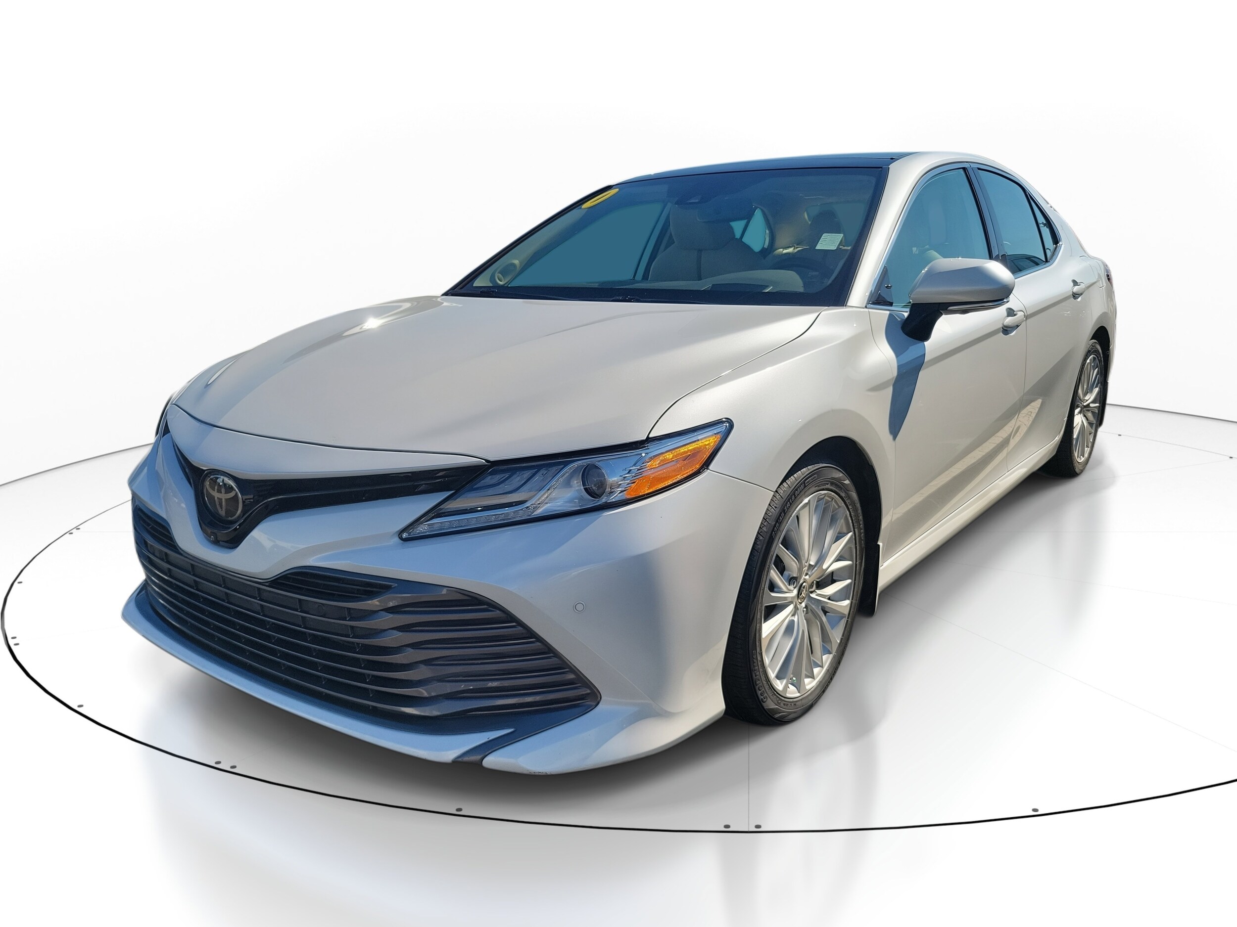 2020 Toyota Camry XLE photo 3