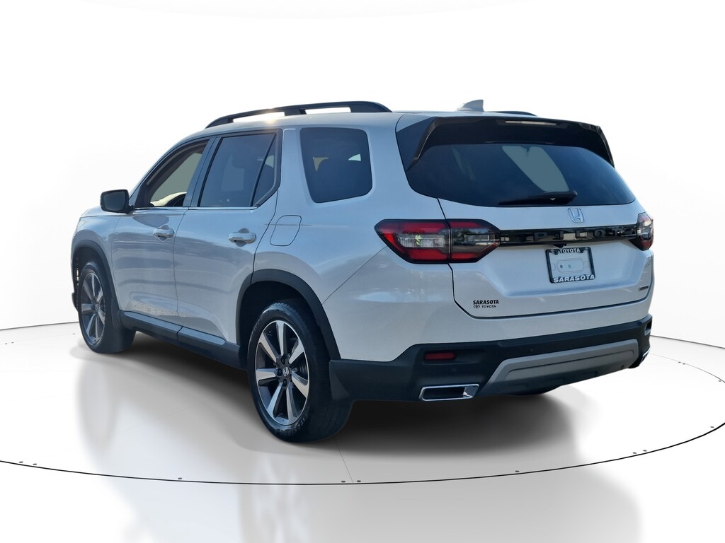 Used 2024 Honda Pilot Touring SUV