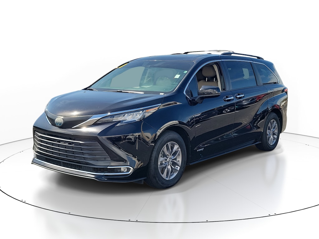 Used 2021 Toyota Sienna XLE Van
