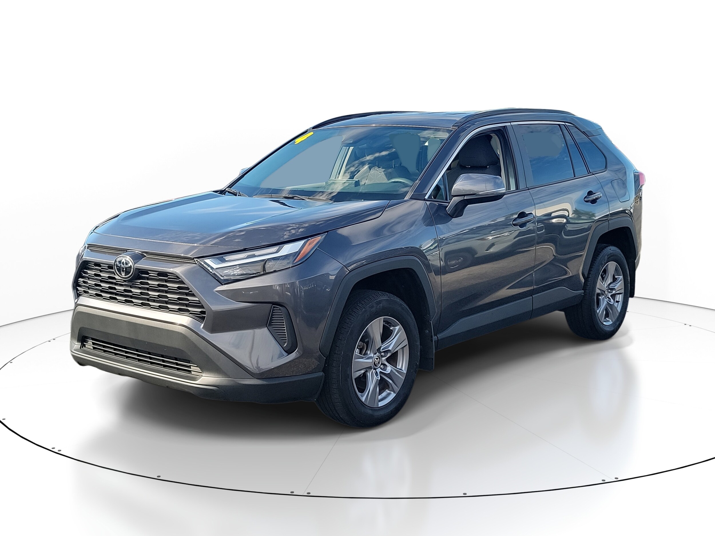 2024 Toyota RAV4 XLE photo 2
