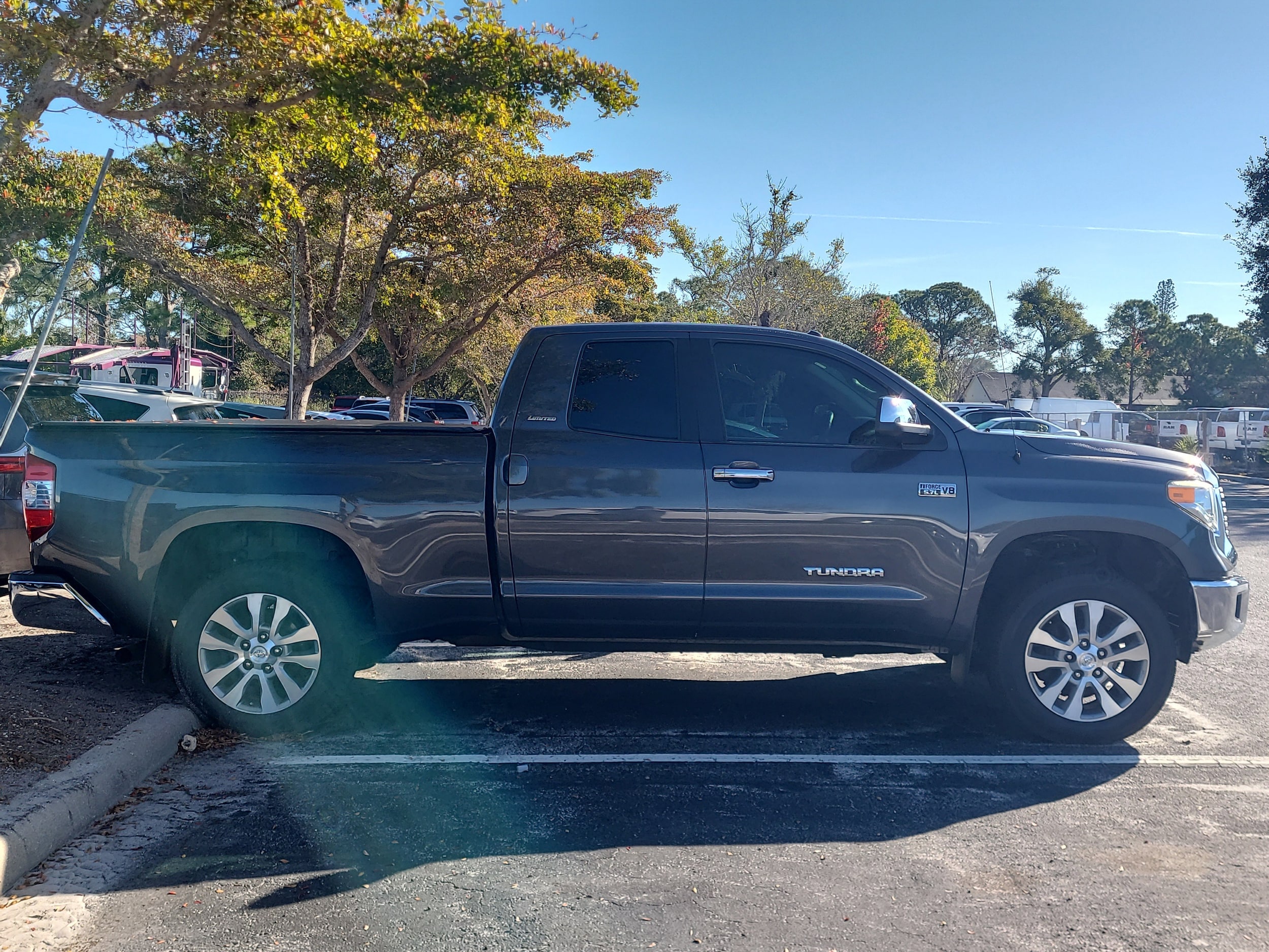 2014 Toyota Tundra Limited - Photo 7