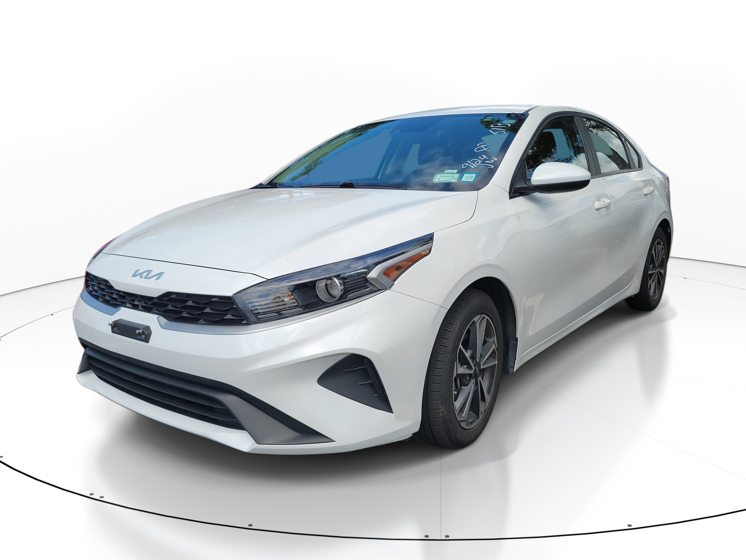 2023 Kia Forte LXS photo 3