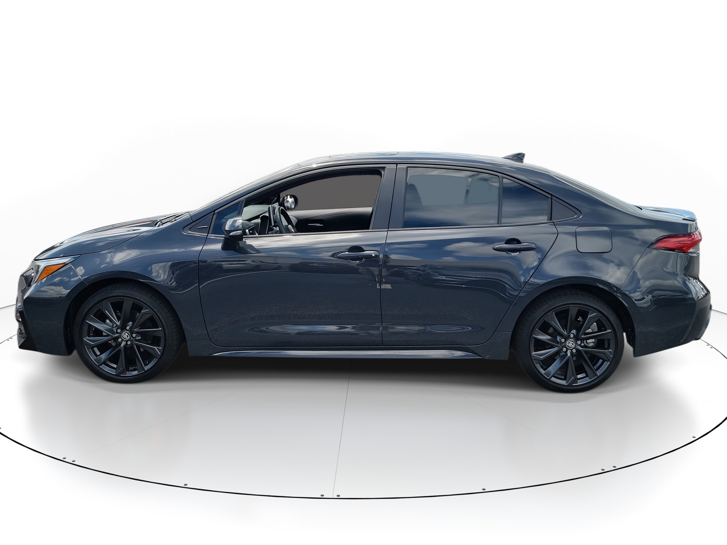 2024 Toyota Corolla XSE photo 3