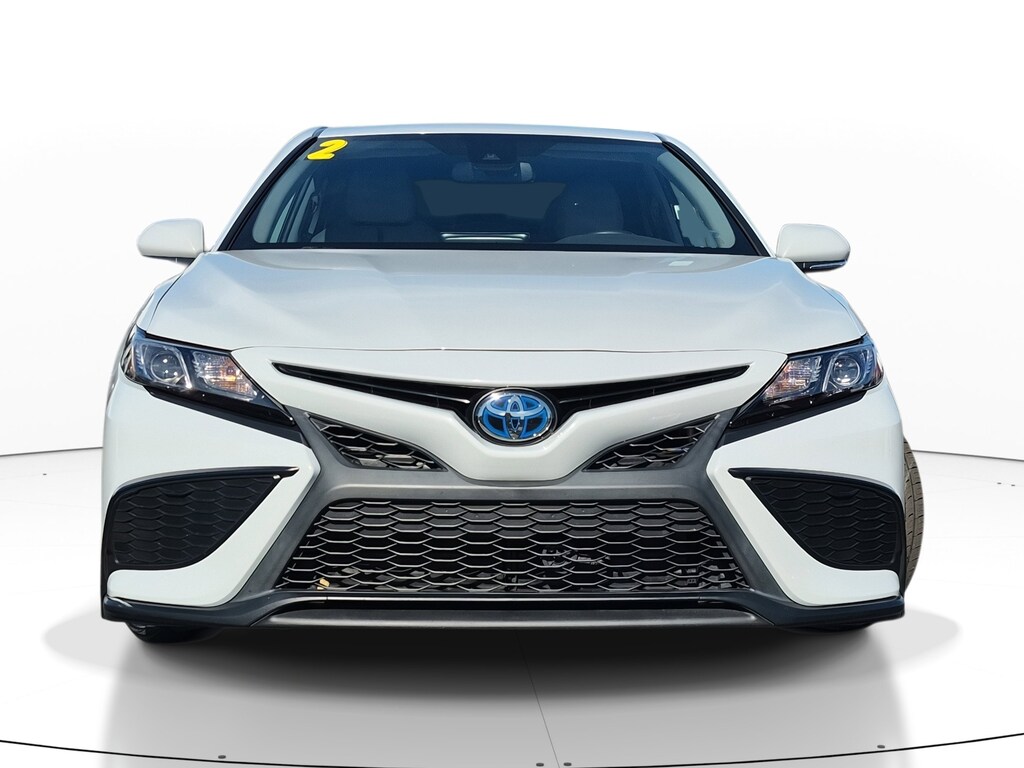 Used 2022 Toyota Camry Hybrid SE Sedan