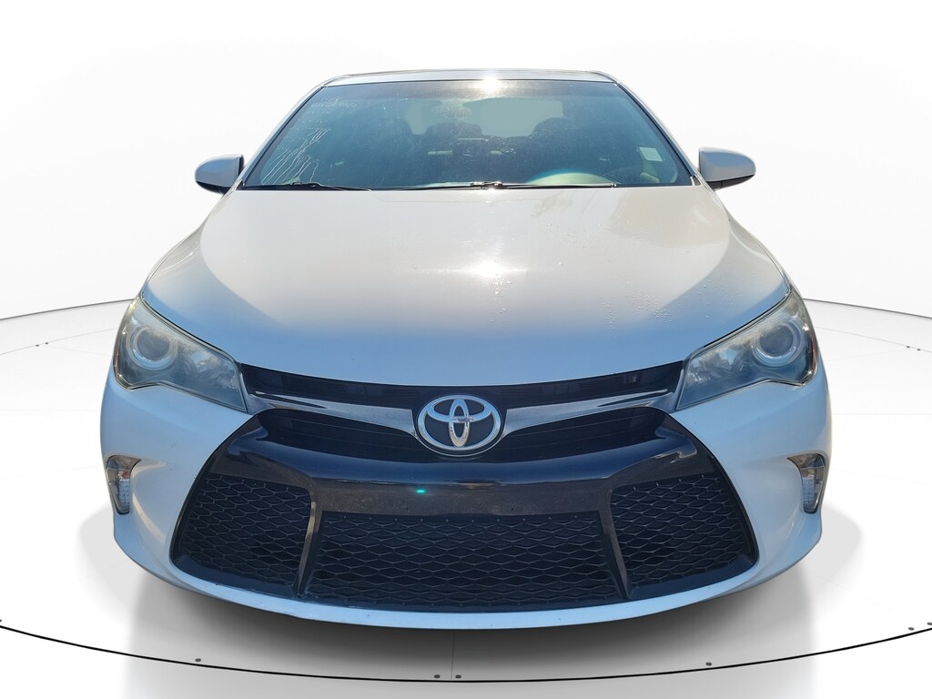 Used 2016 Toyota Camry SE Sedan