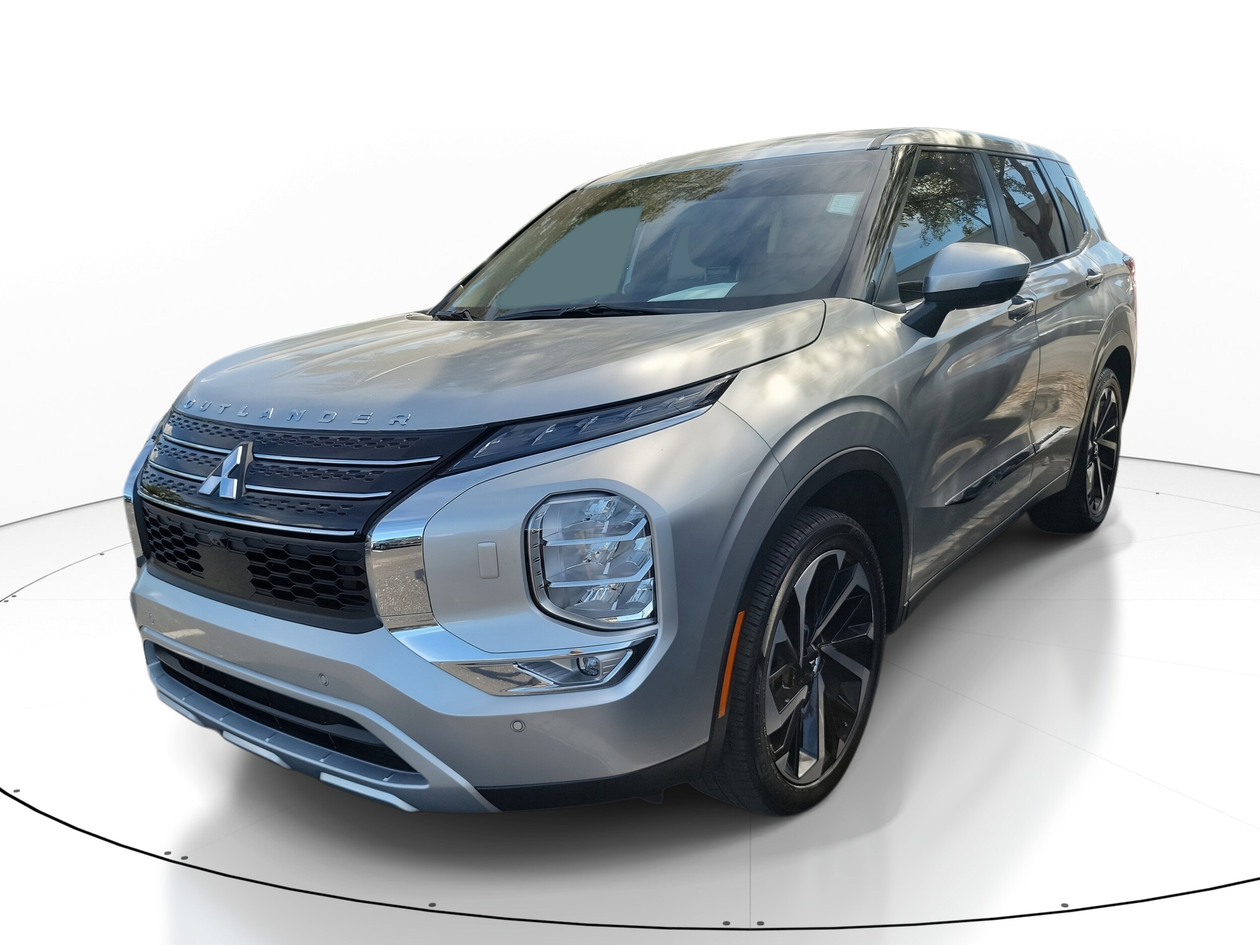 2022 Mitsubishi Outlander SE photo 2