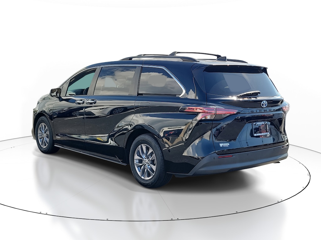 Used 2021 Toyota Sienna XLE Van