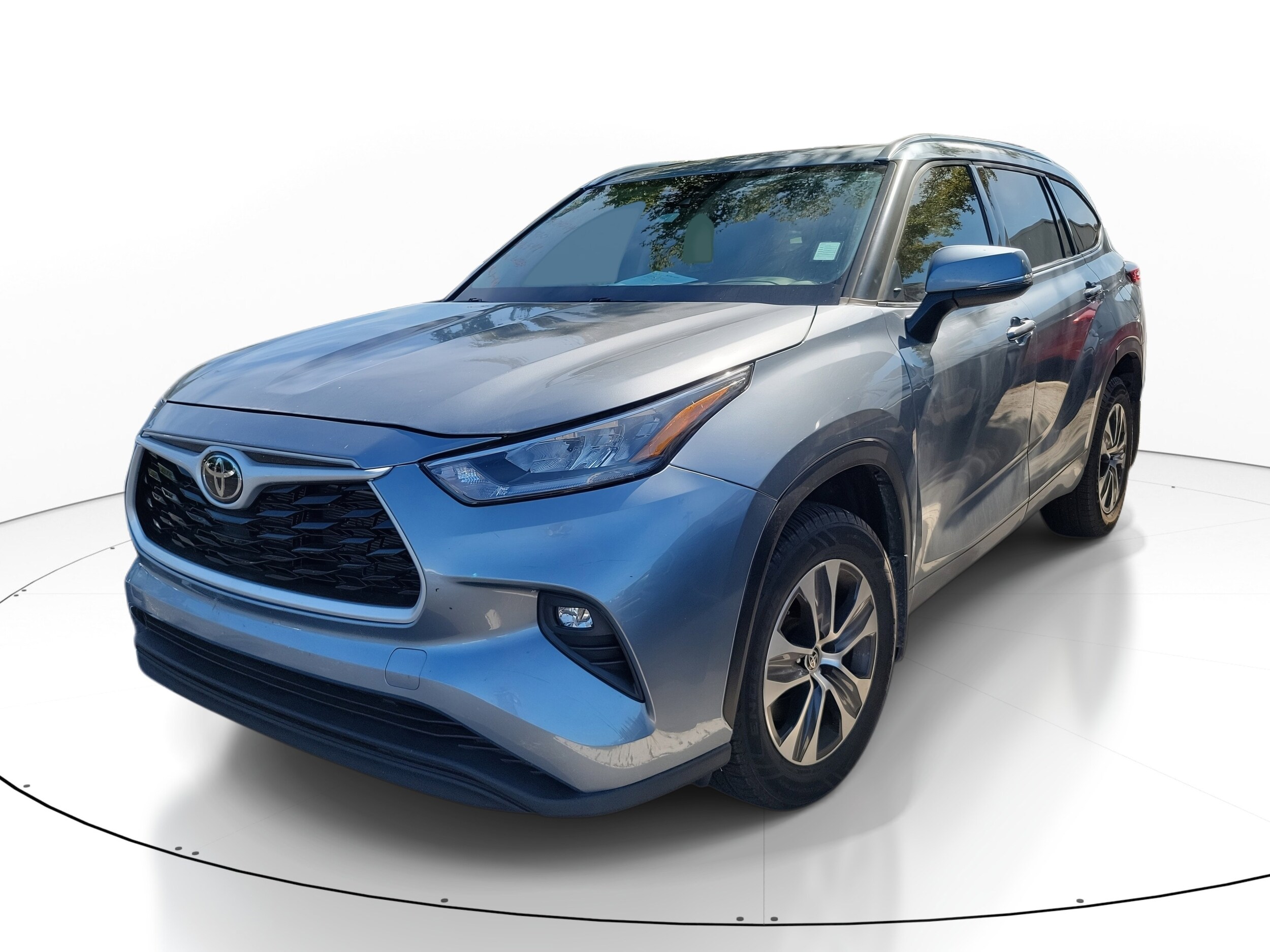 2020 Toyota Highlander XLE photo 3
