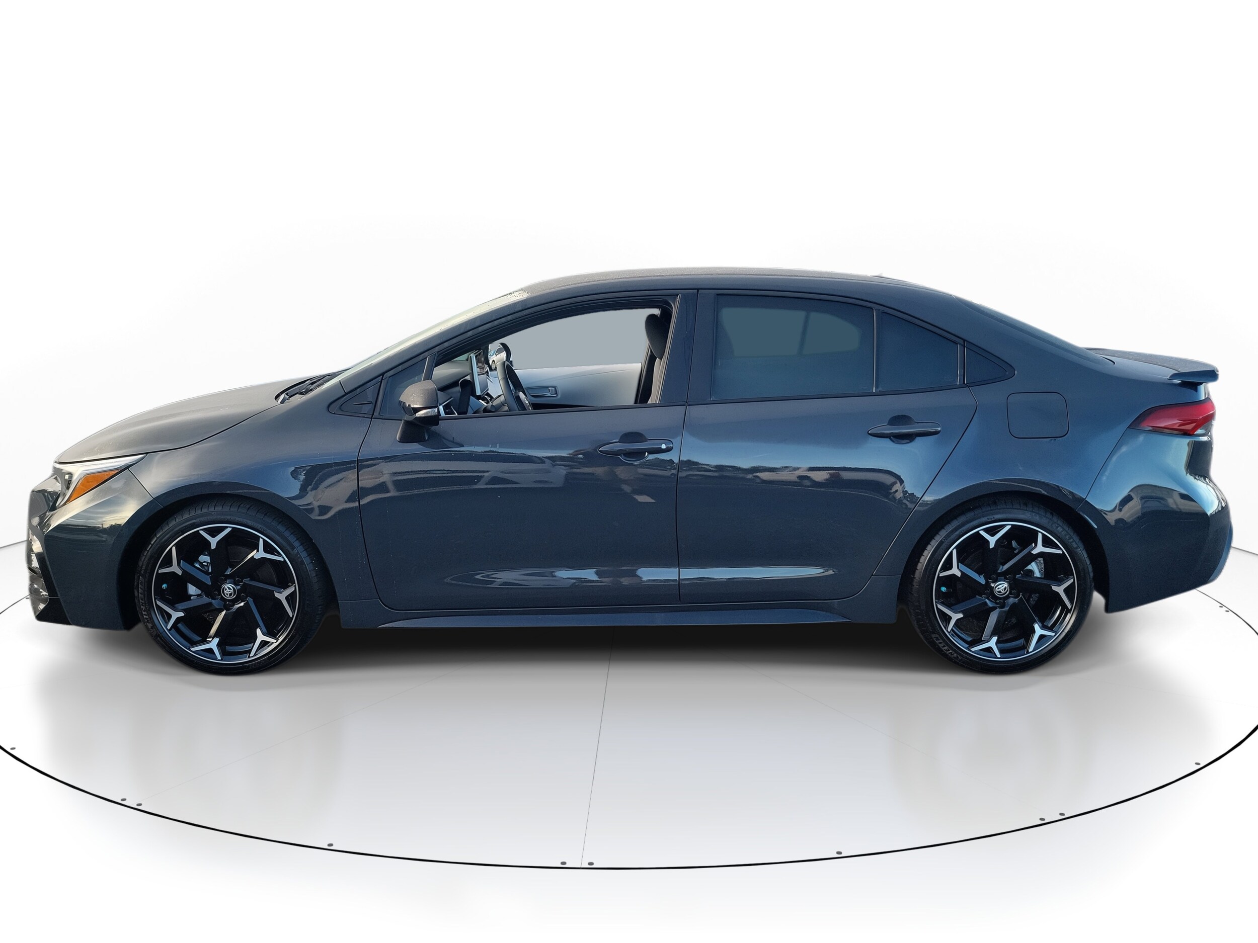 2025 Toyota Corolla SE photo 3
