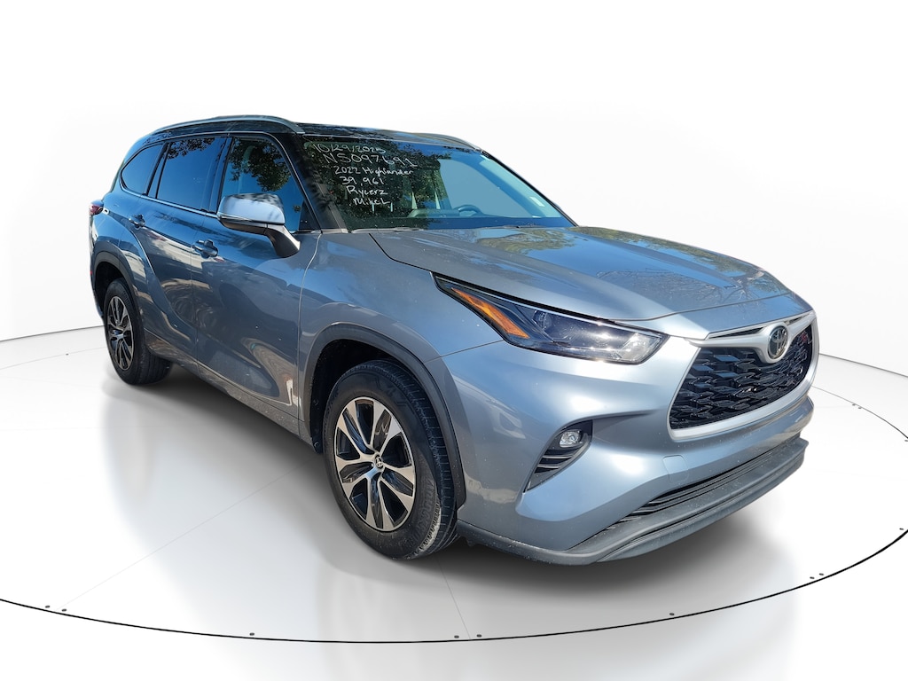 Used 2022 Toyota Highlander XLE SUV