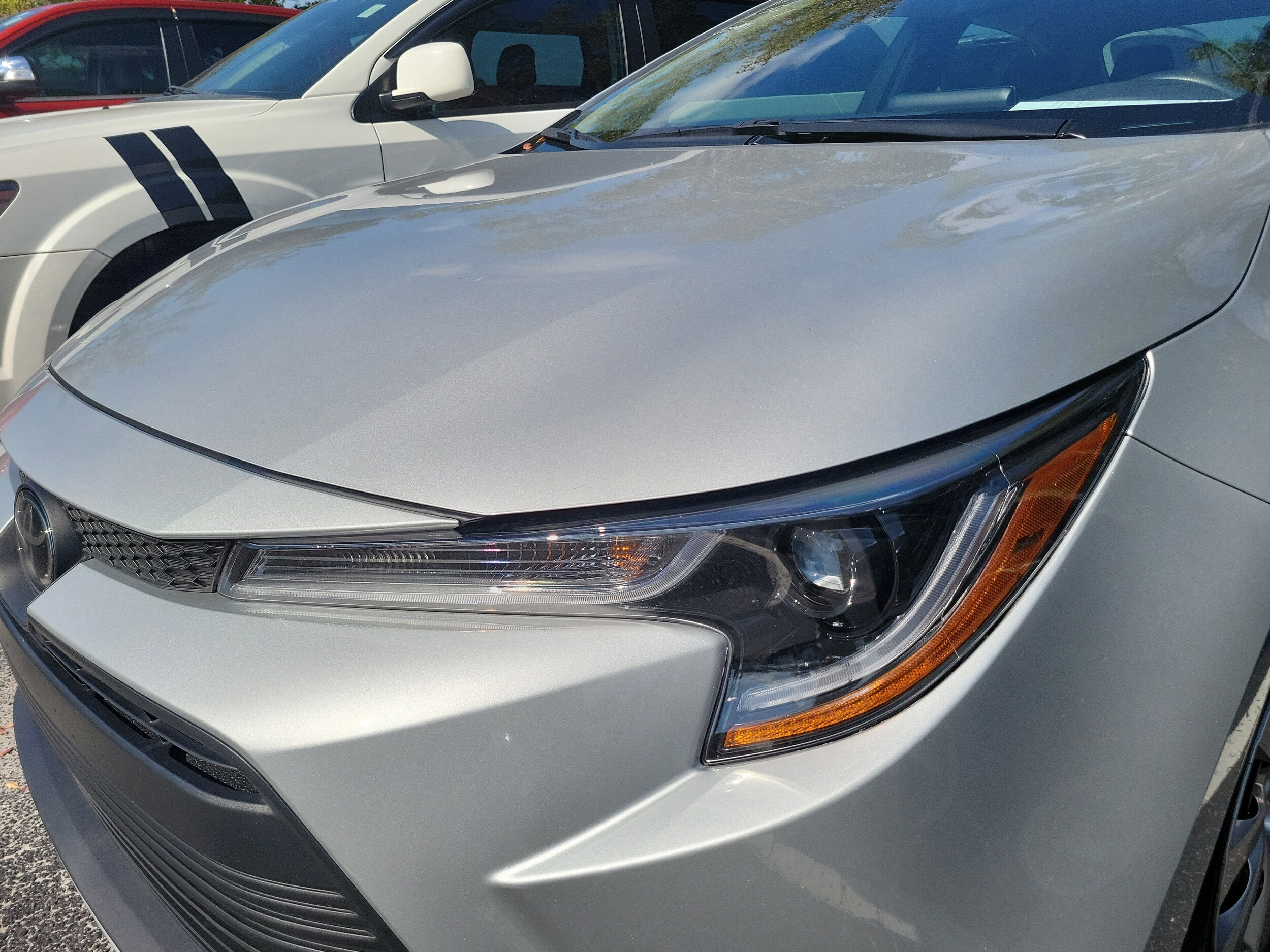 2025 Toyota Corolla LE photo 4