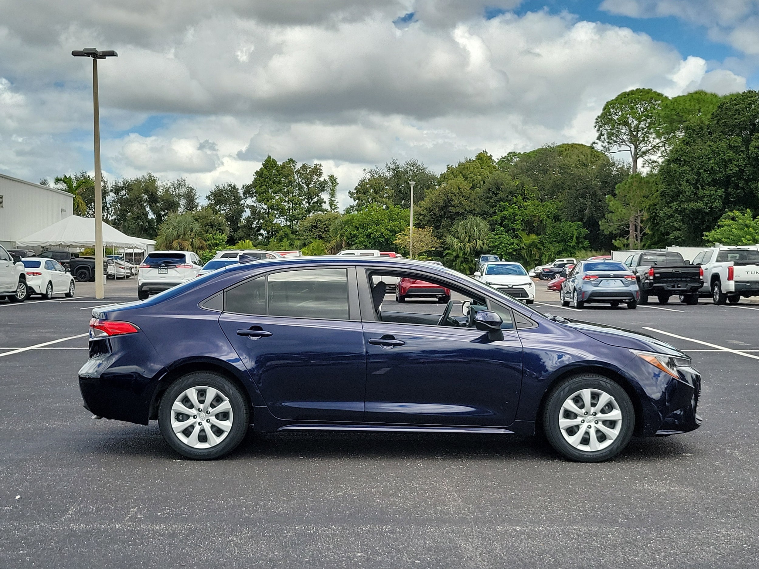 2023 Toyota Corolla LE - Photo 7