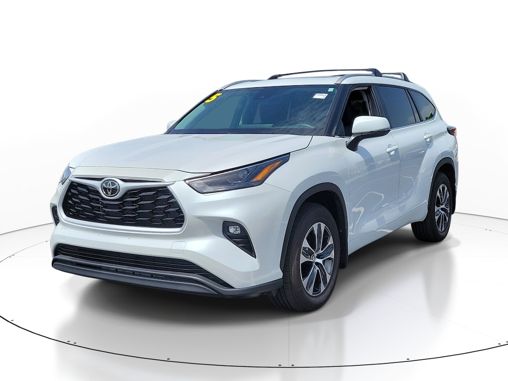 Certified 2025 Toyota Highlander LE SUV