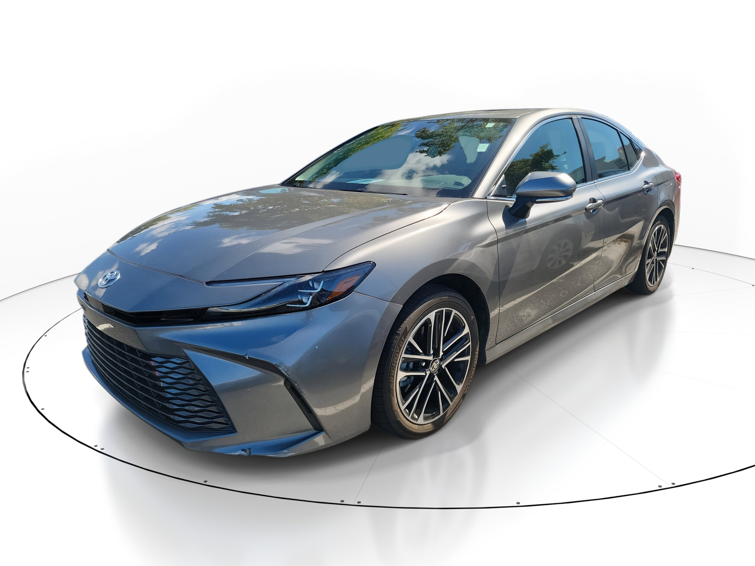 2025 Toyota Camry XLE photo 3