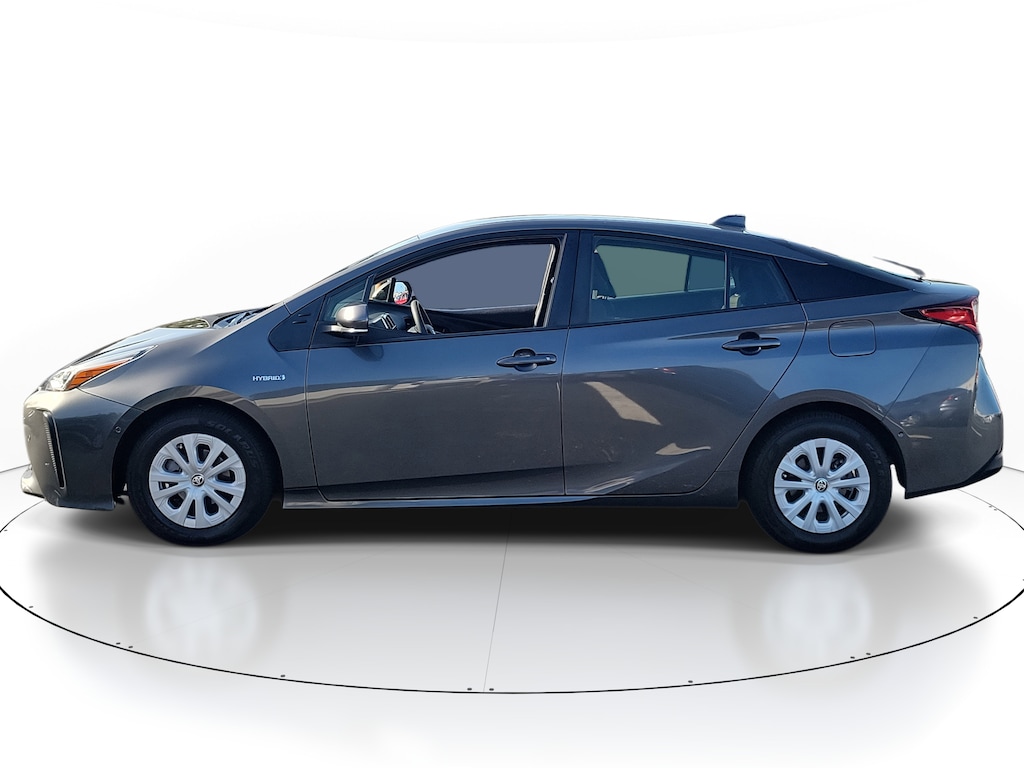 Used 2022 Toyota Prius L Hatchback
