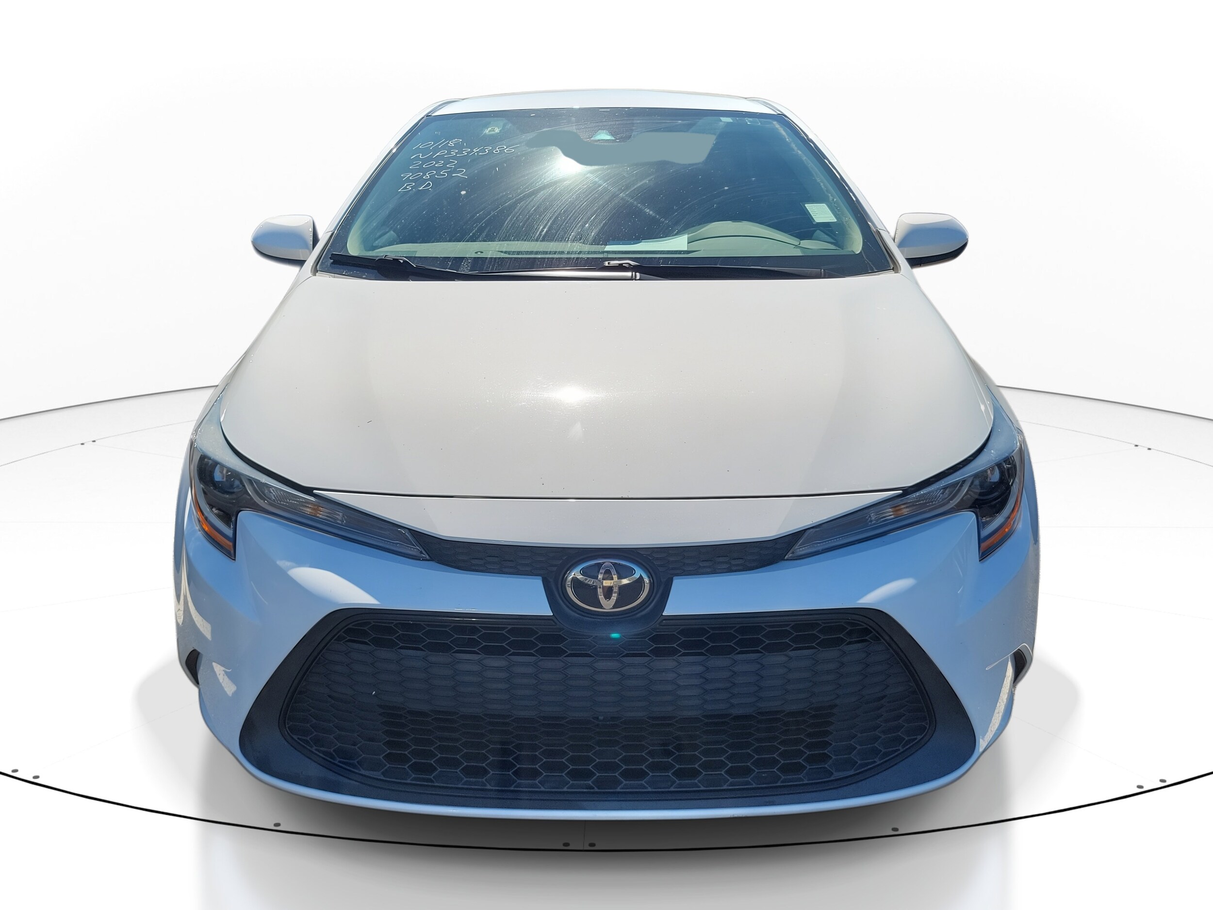 2022 Toyota Corolla LE photo 2