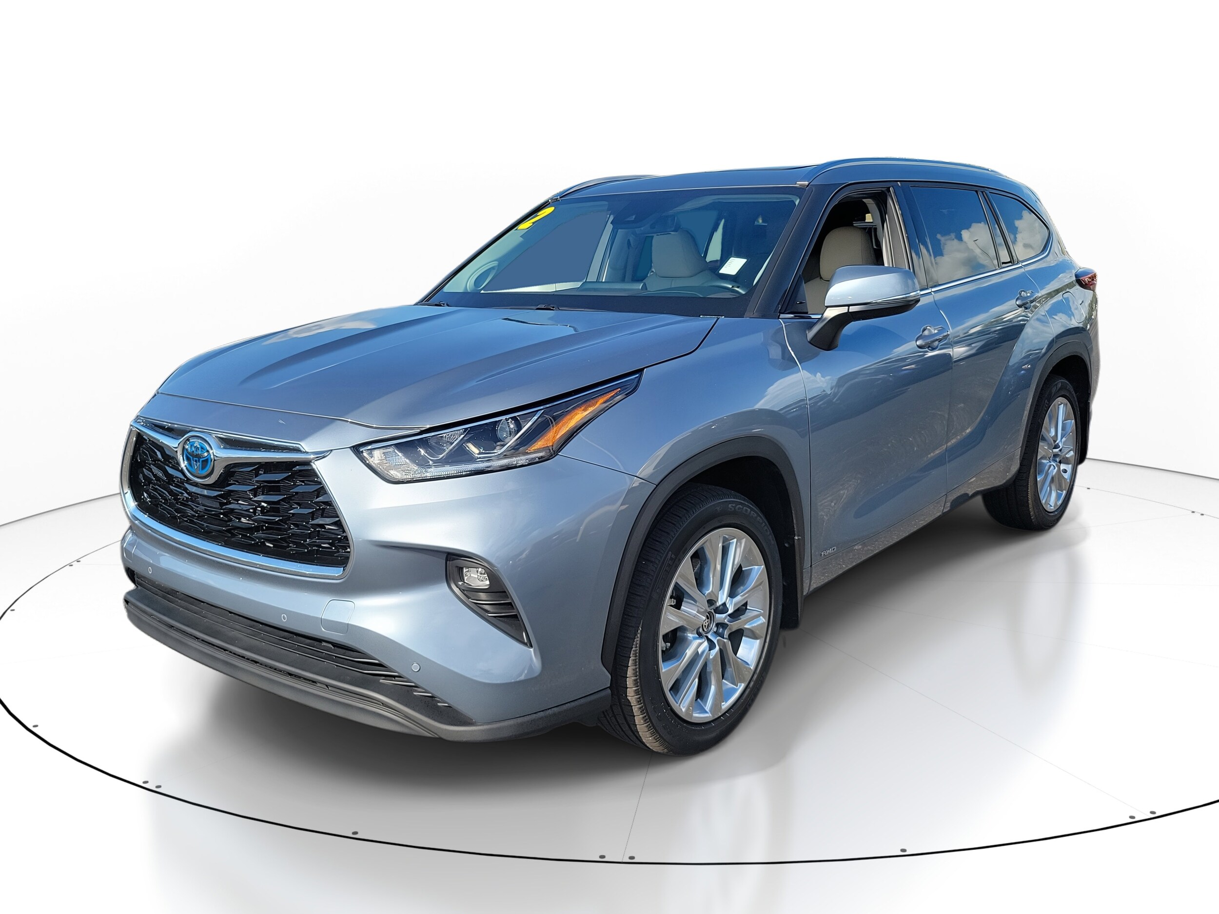 2022 Toyota Highlander Hybrid Limited photo 2