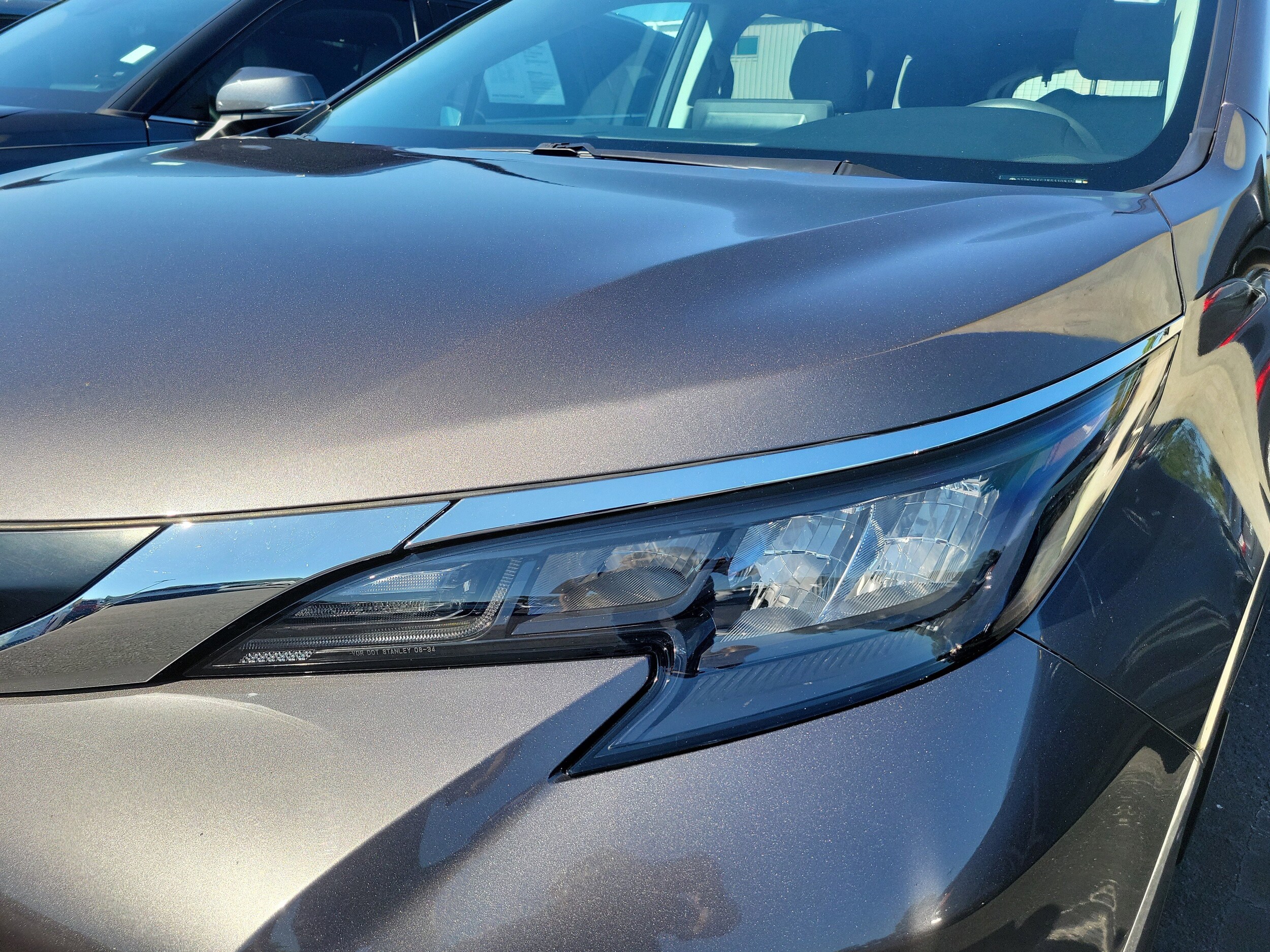 2024 Toyota Sienna LE photo 4