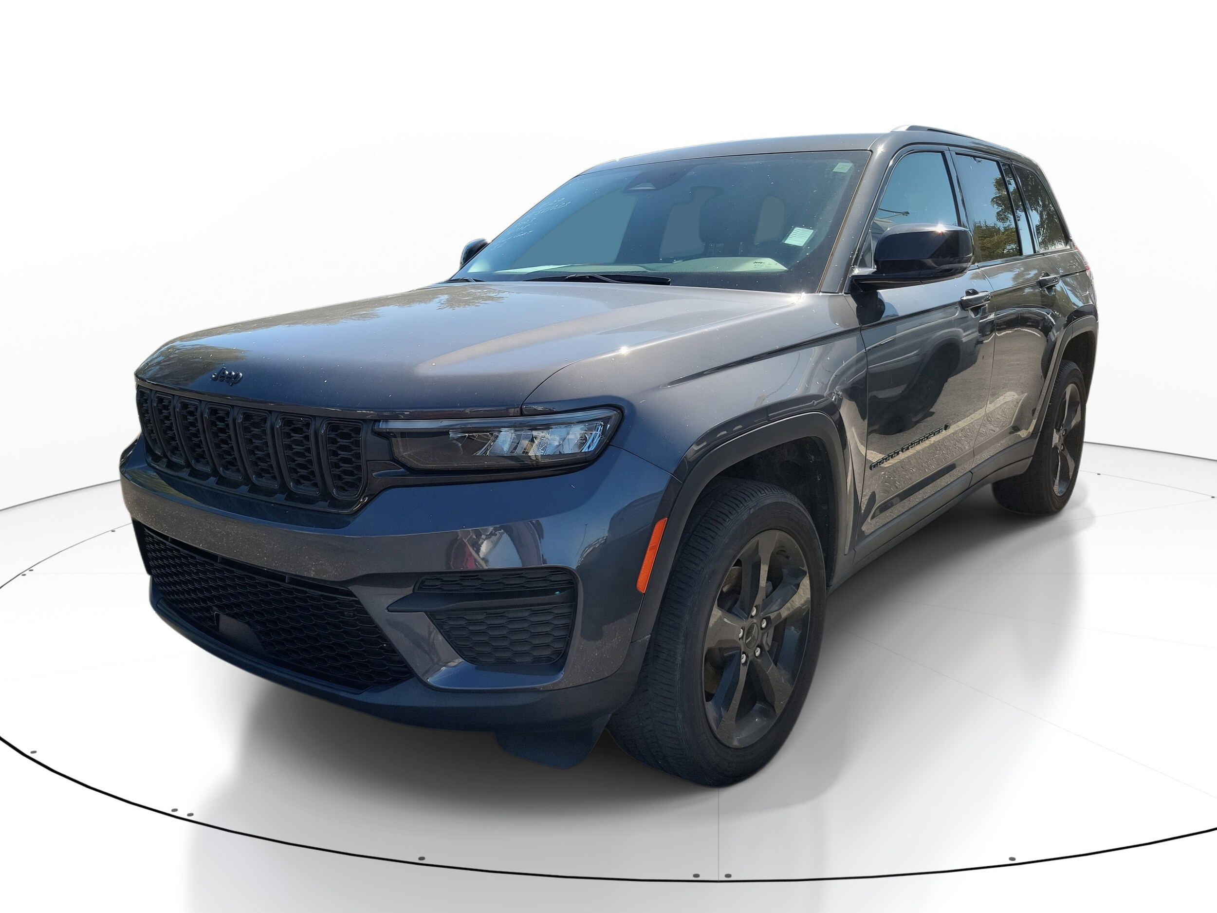 2023 Jeep Grand Cherokee Altitude photo 3