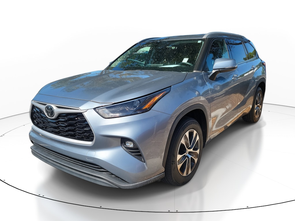 Used 2022 Toyota Highlander XLE SUV