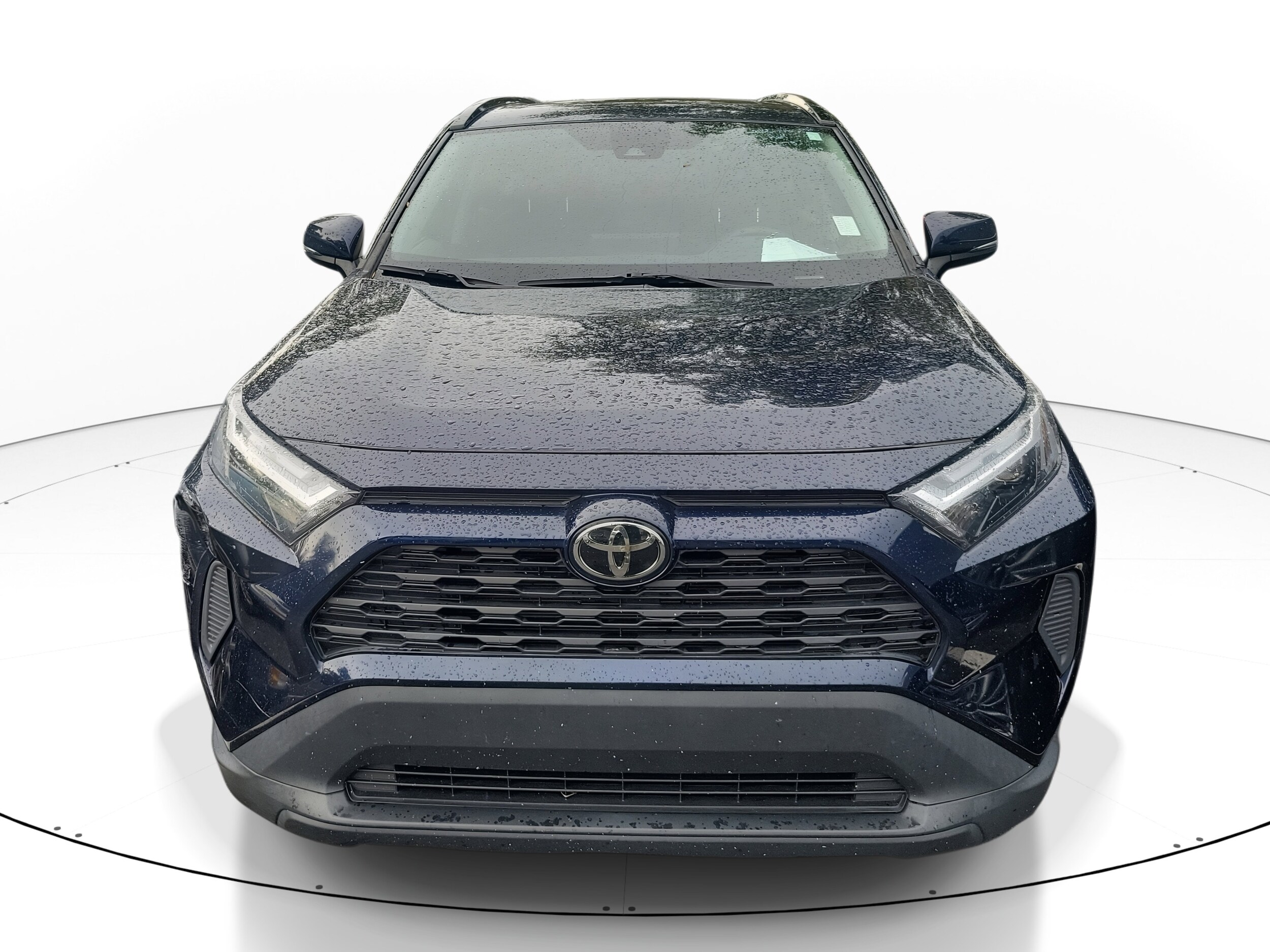 2022 Toyota RAV4 XLE photo 2