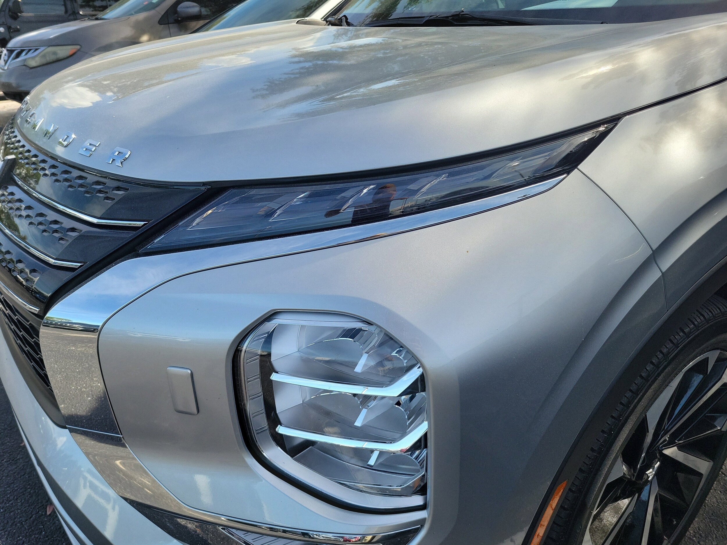 2022 Mitsubishi Outlander SE photo 3