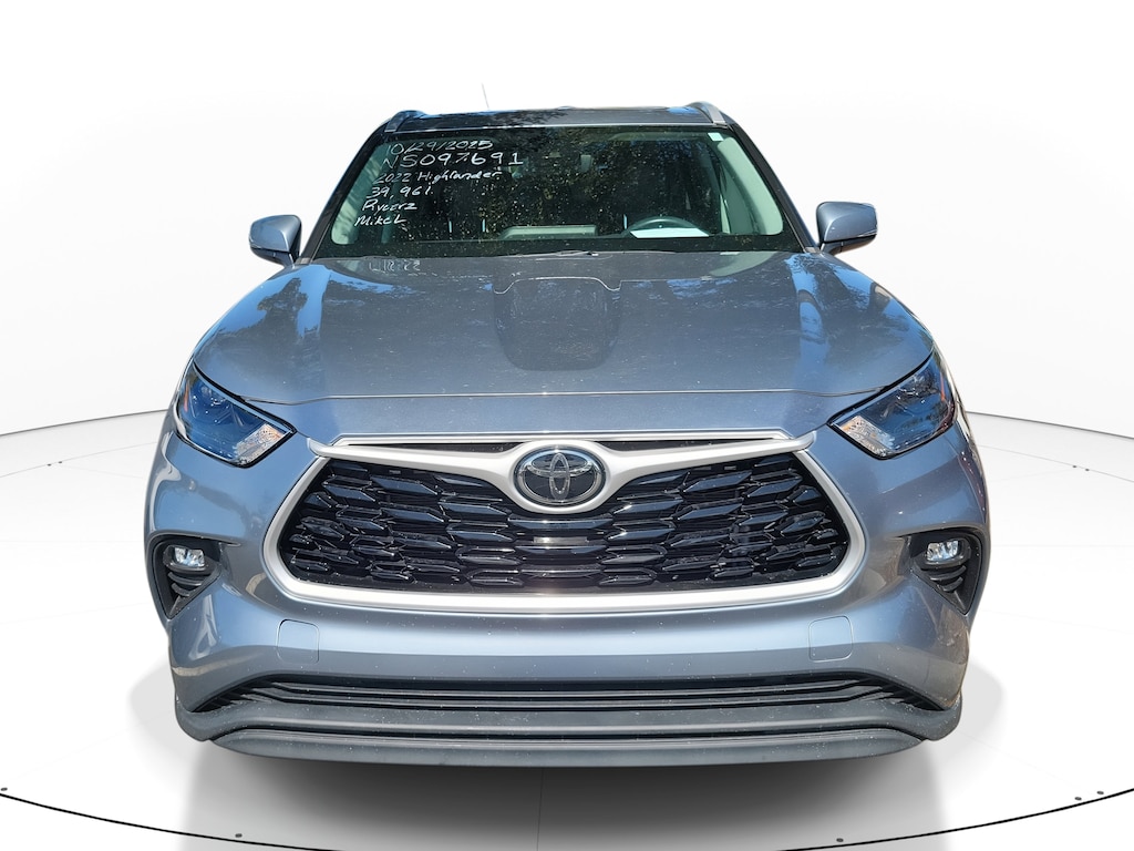 Used 2022 Toyota Highlander XLE SUV