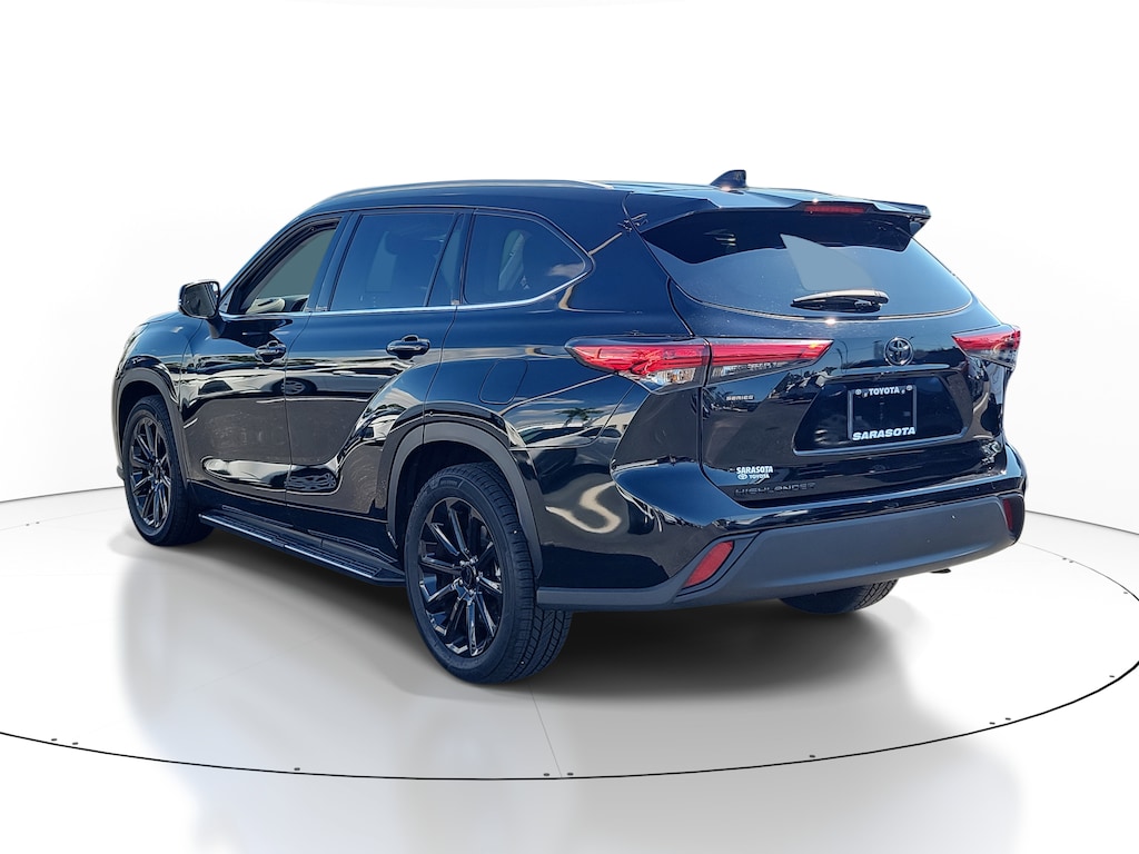 Used 2022 Toyota Highlander XLE SUV