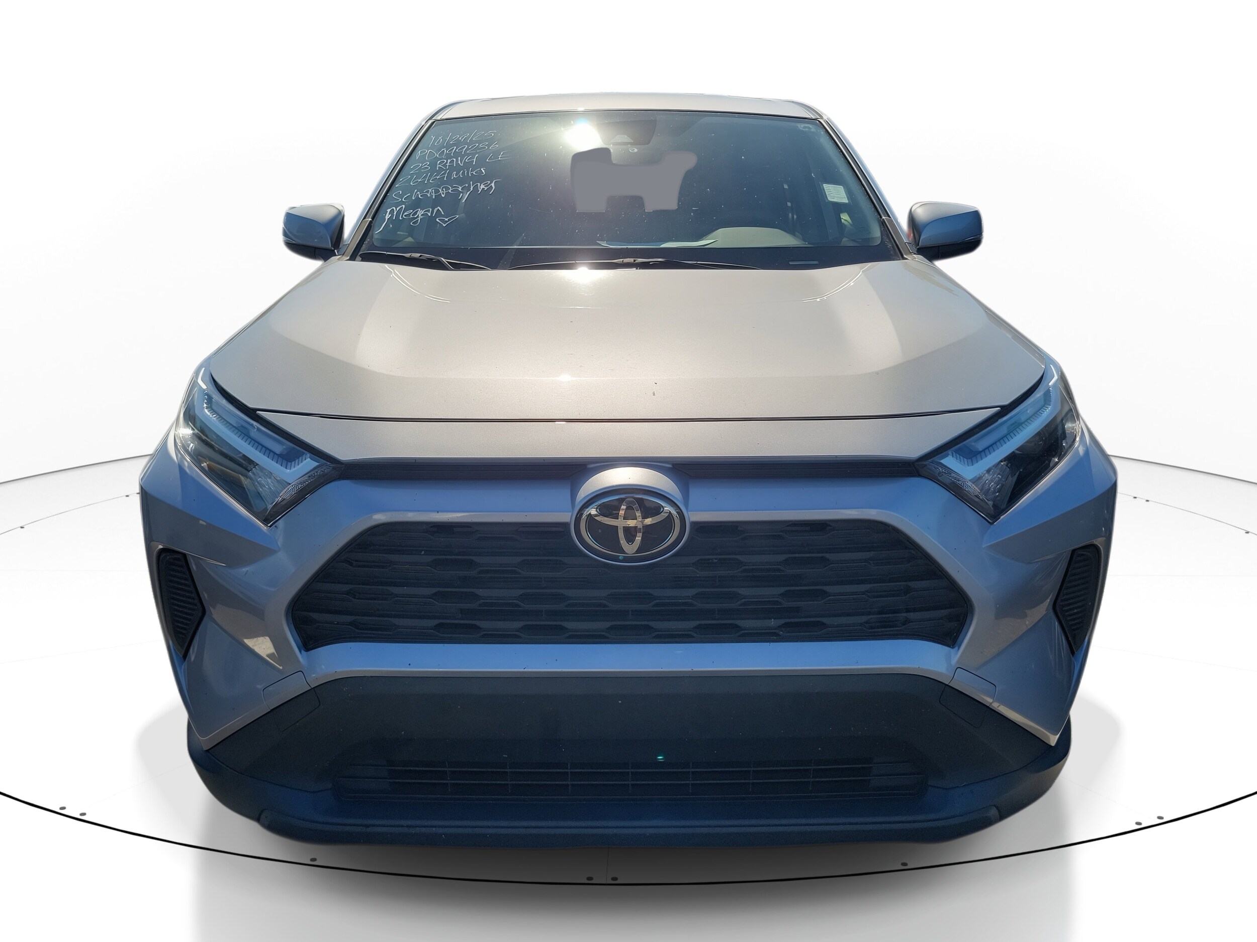2023 Toyota RAV4 LE photo 2
