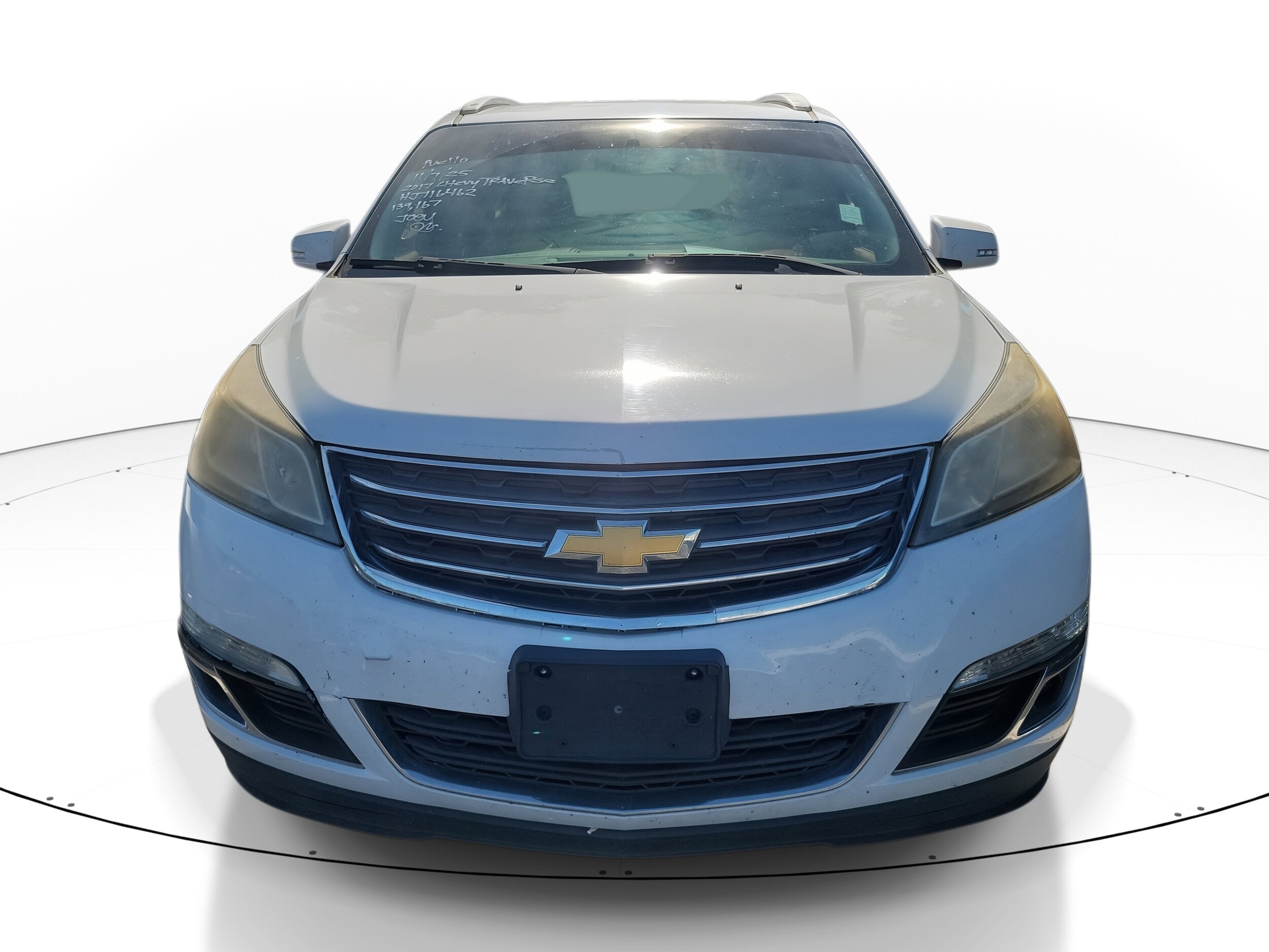 2017 Chevrolet Traverse 1LT photo 2