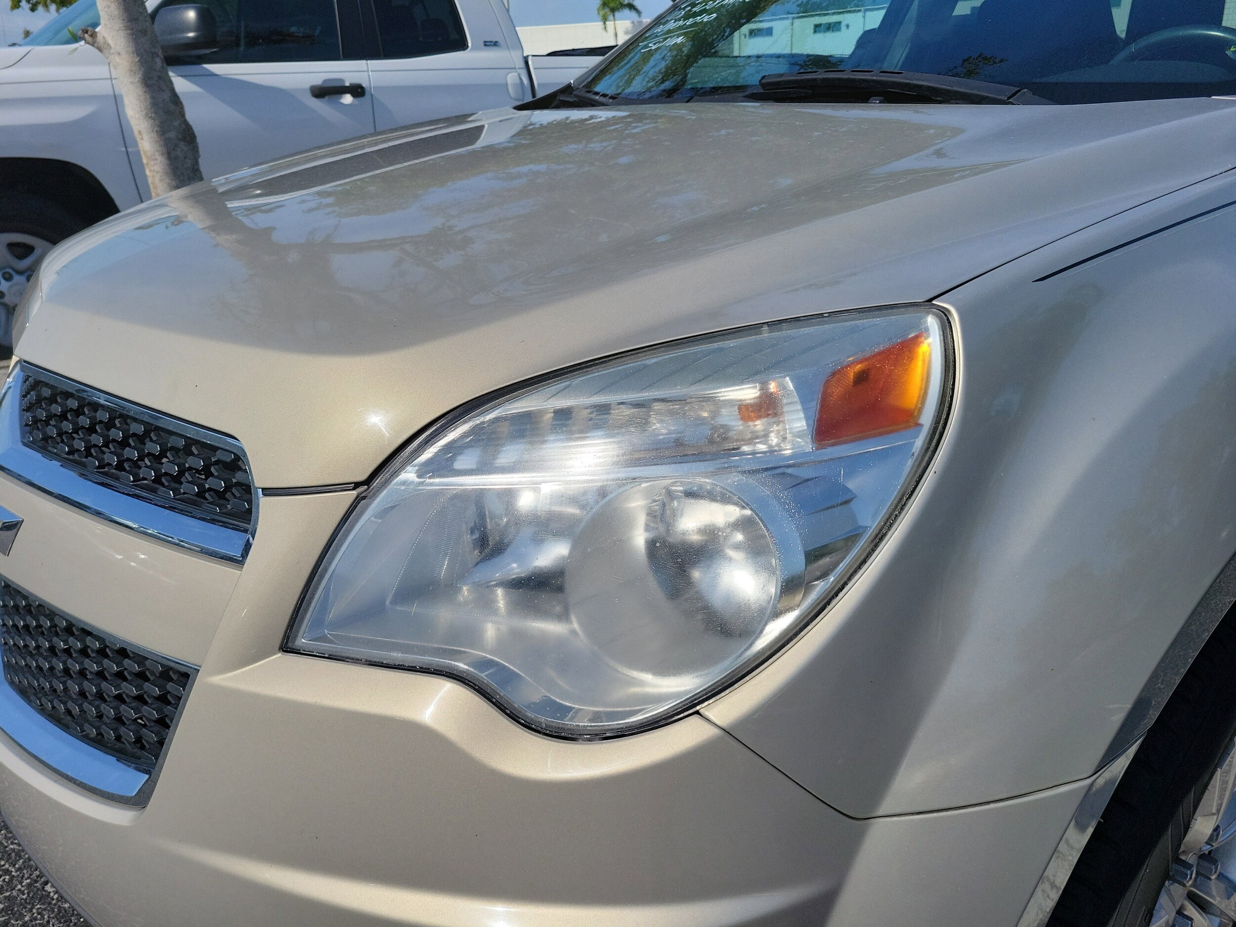 2010 Chevrolet Equinox LT photo 4