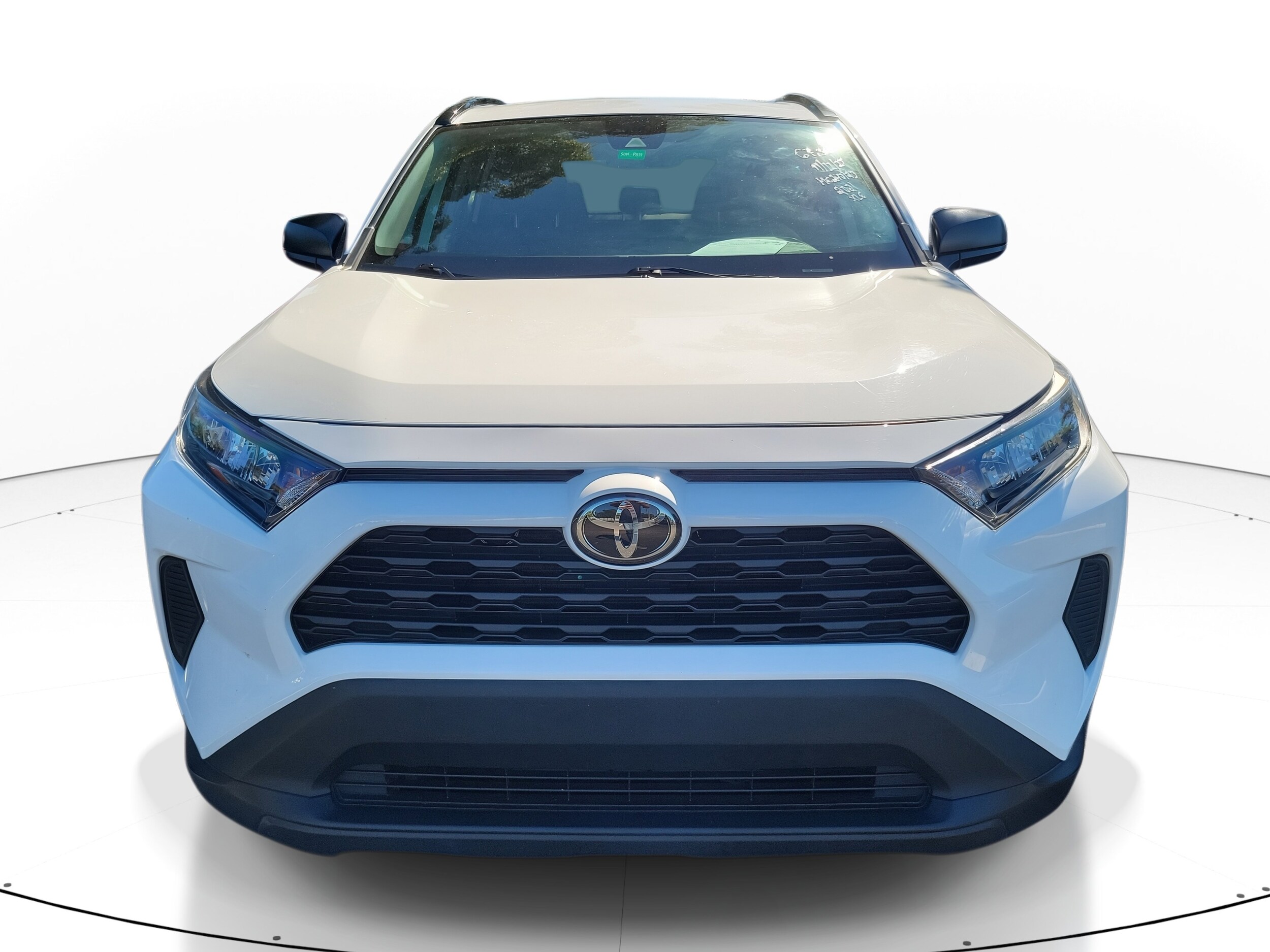 2021 Toyota RAV4 LE photo 2