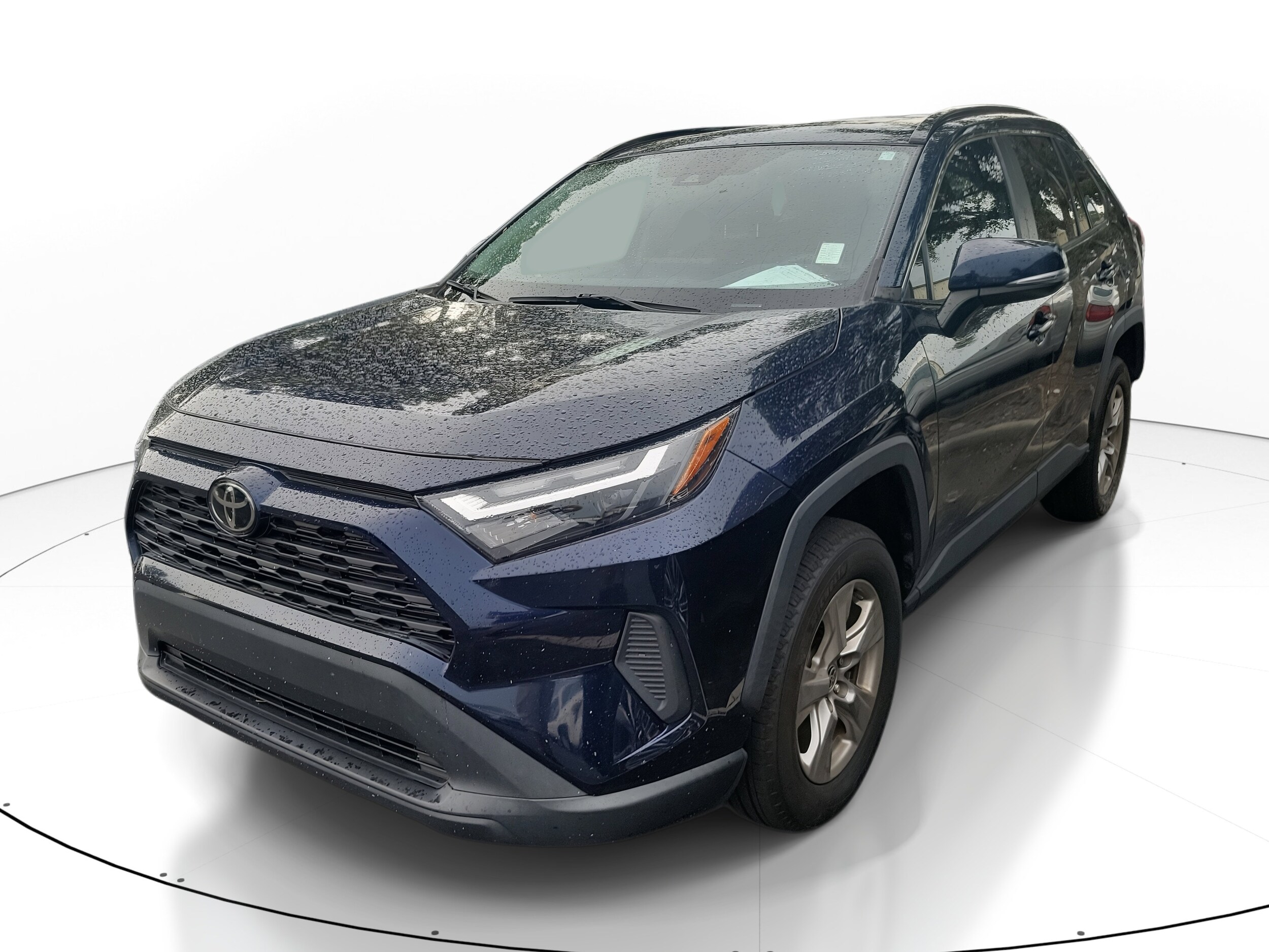 2022 Toyota RAV4 XLE photo 3