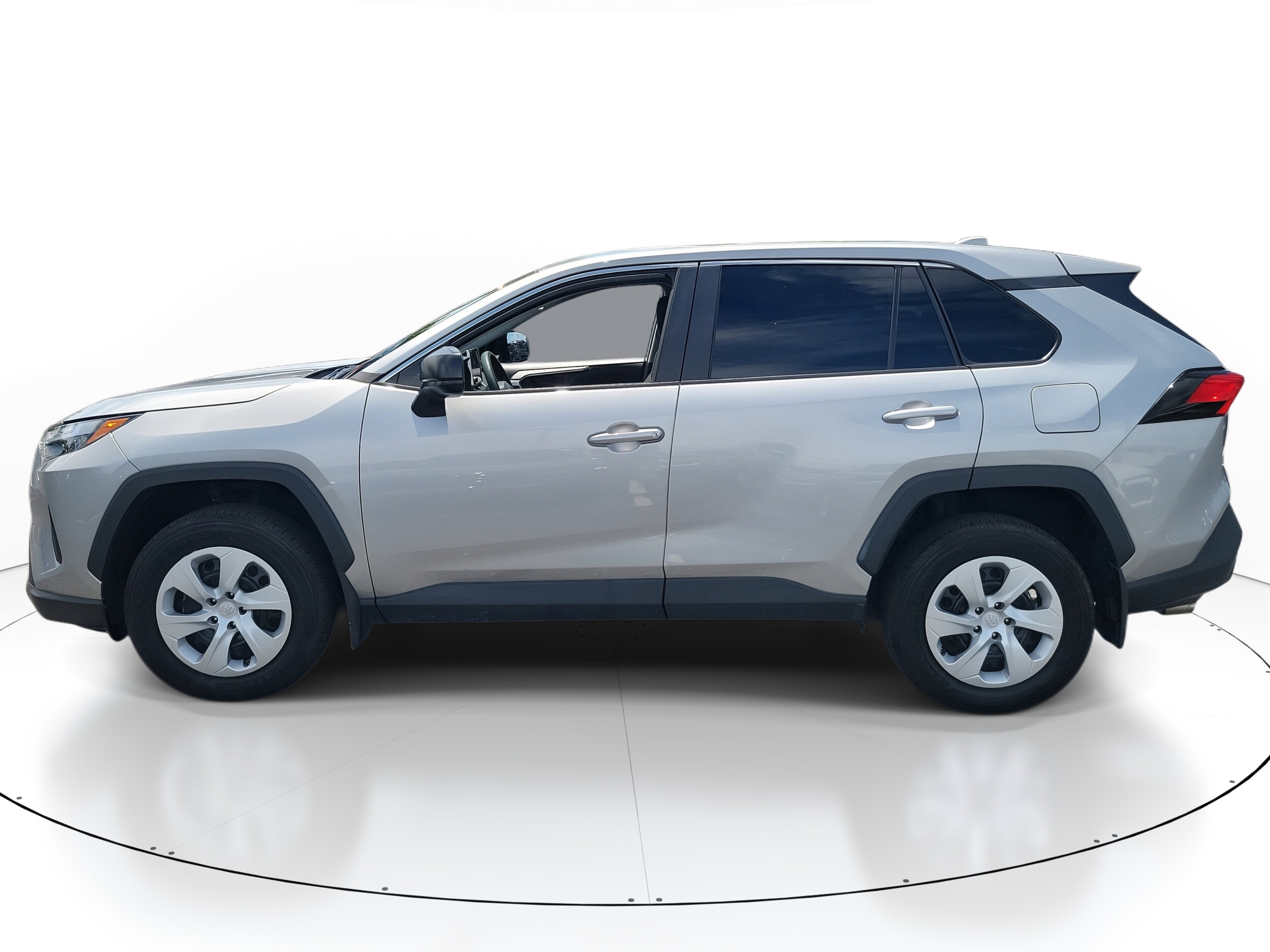 2024 Toyota RAV4 LE photo 3